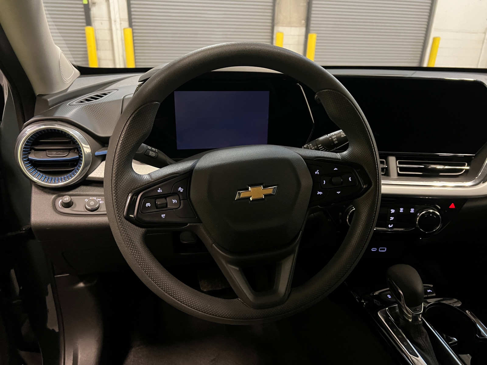 Thumbnail: 2025 Chevrolet Trax - 5