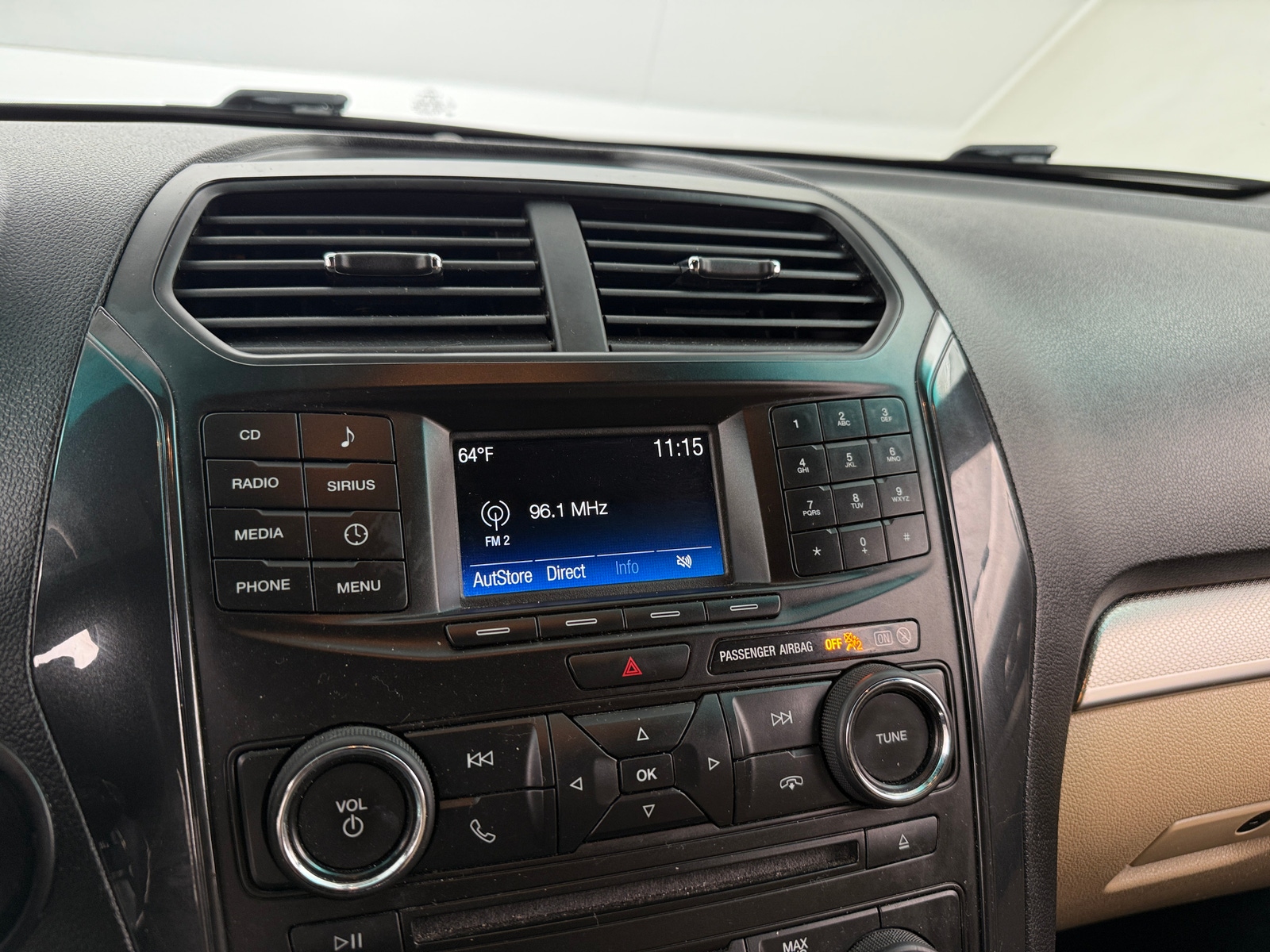 Thumbnail: 2017 Ford Explorer - 4