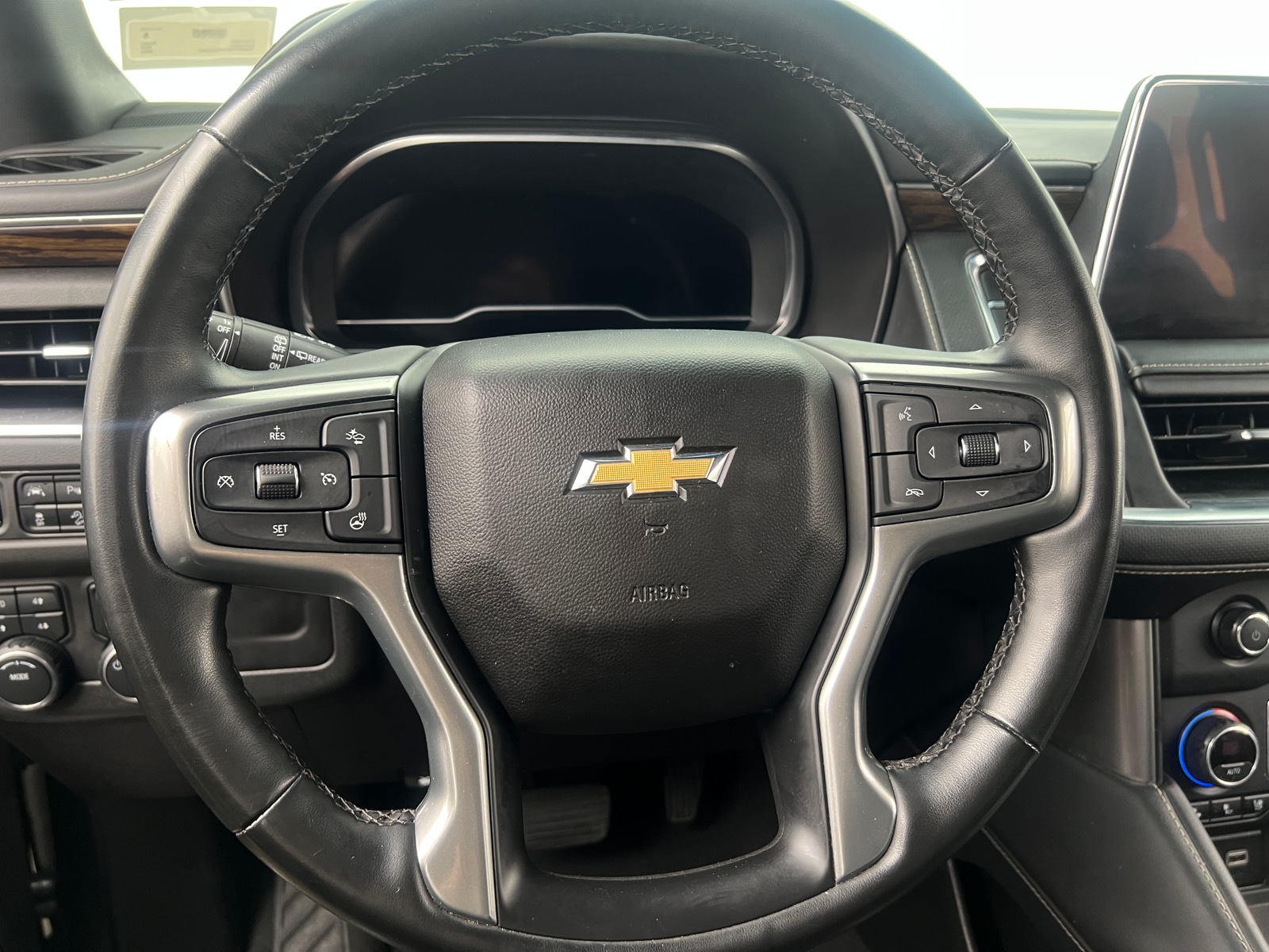 Thumbnail: 2023 Chevrolet Suburban - 4