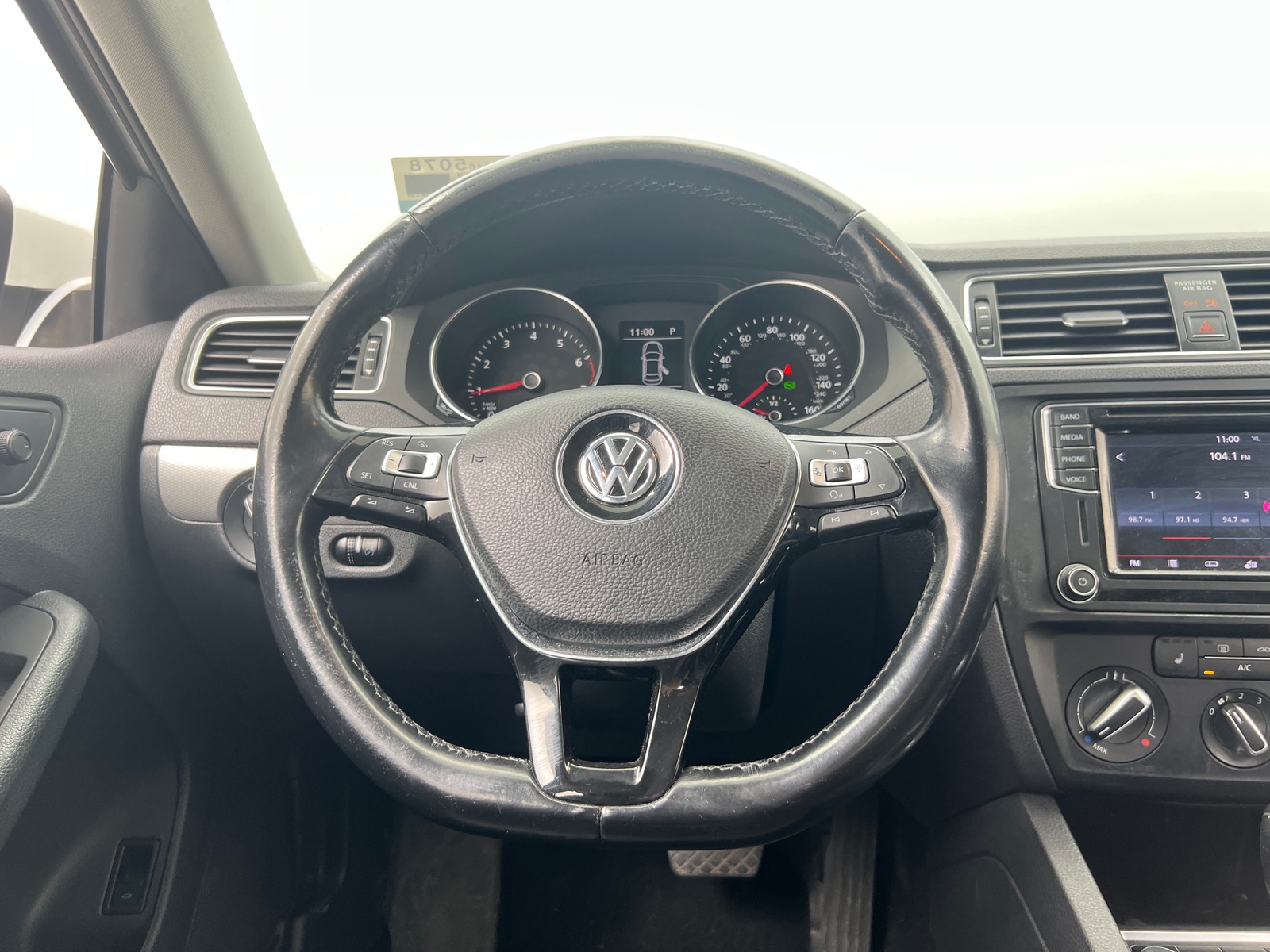 Thumbnail: 2017 Volkswagen Jetta - 4