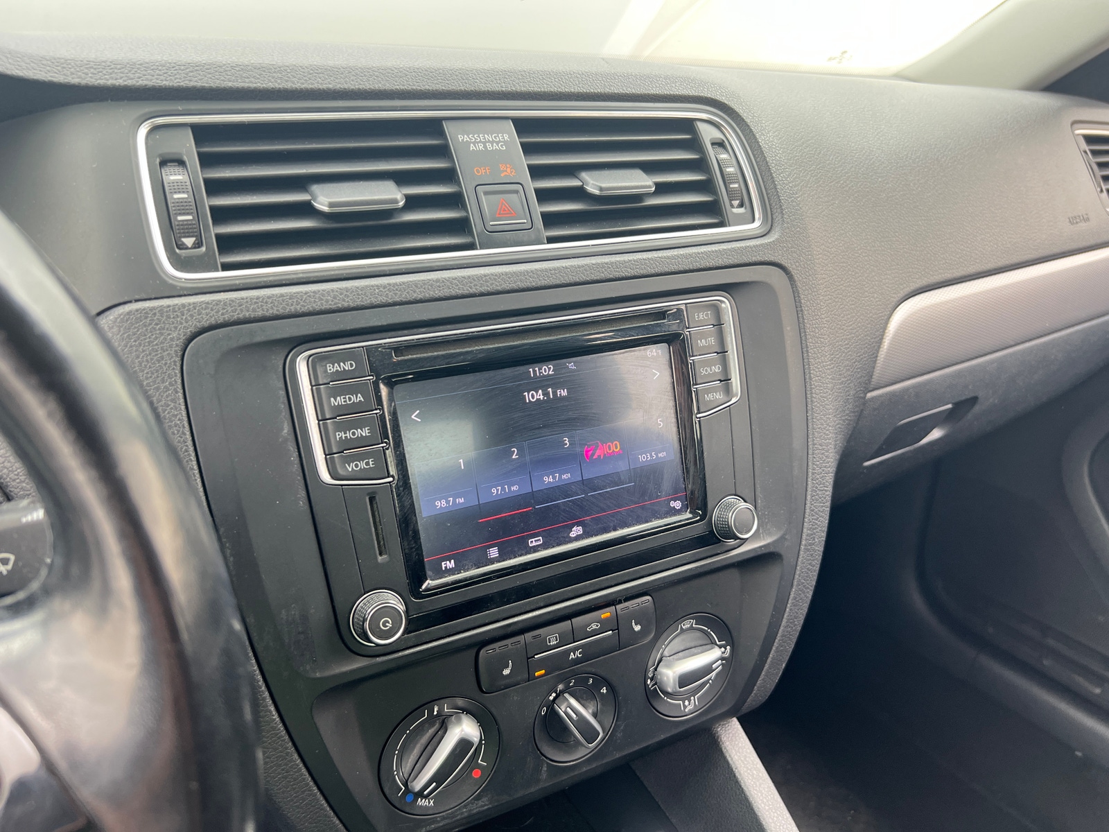 Thumbnail: 2017 Volkswagen Jetta - 3