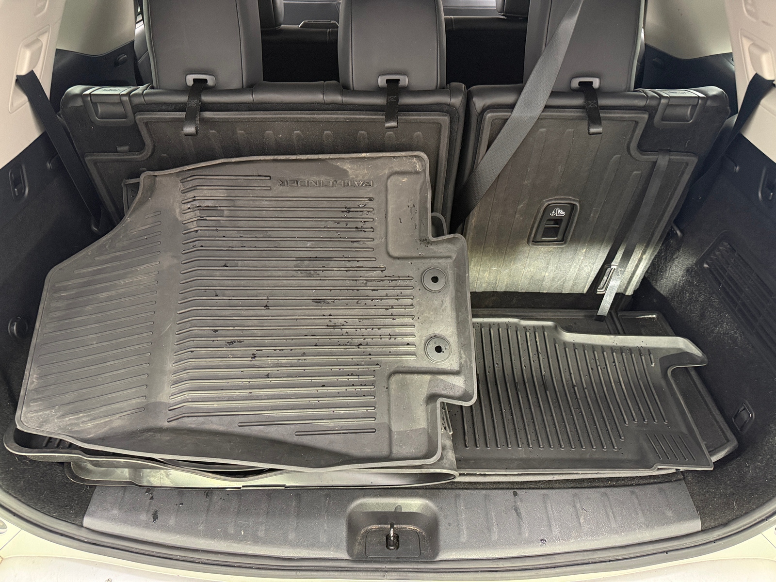 Thumbnail: 2022 Nissan Pathfinder - 6