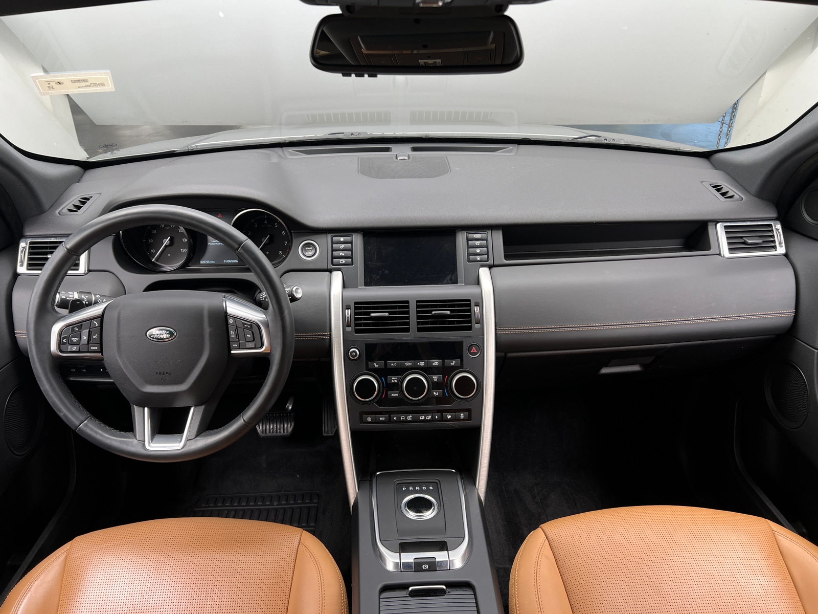 Thumbnail: 2019 Land Rover Discovery Sport - 2