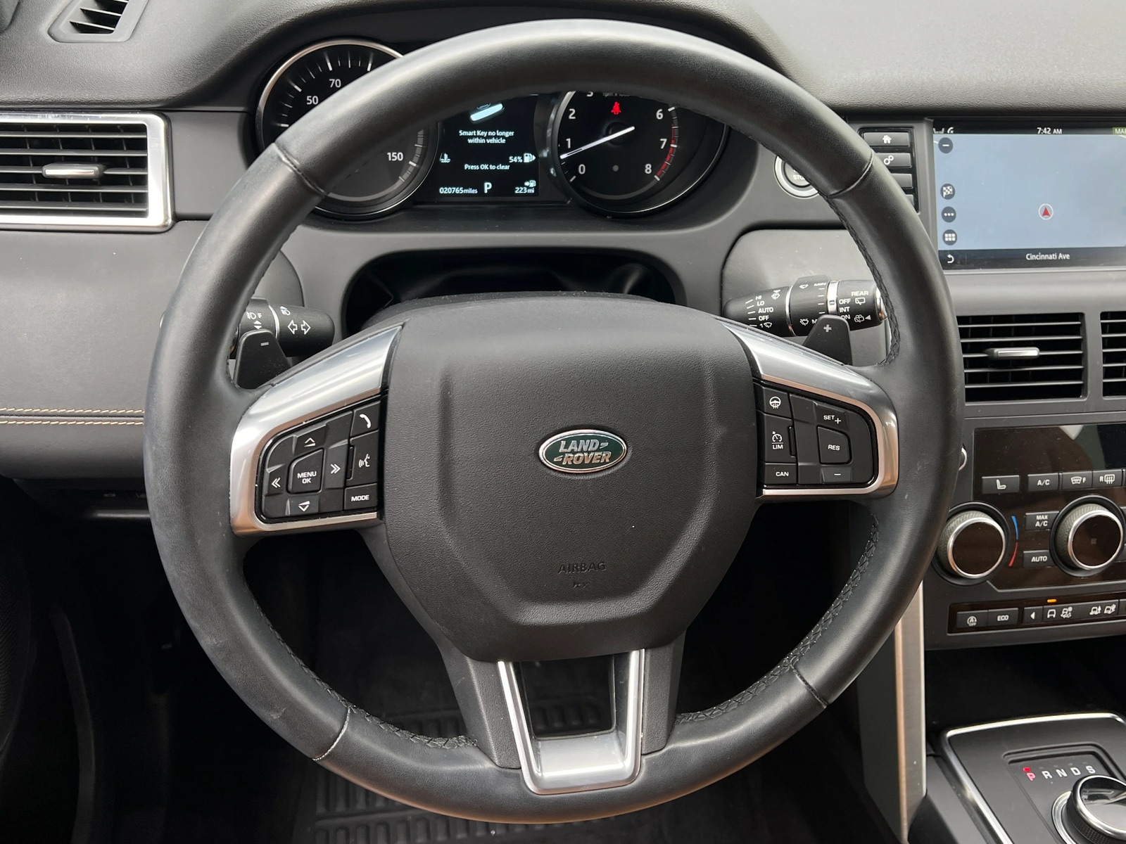 Thumbnail: 2019 Land Rover Discovery Sport - 4