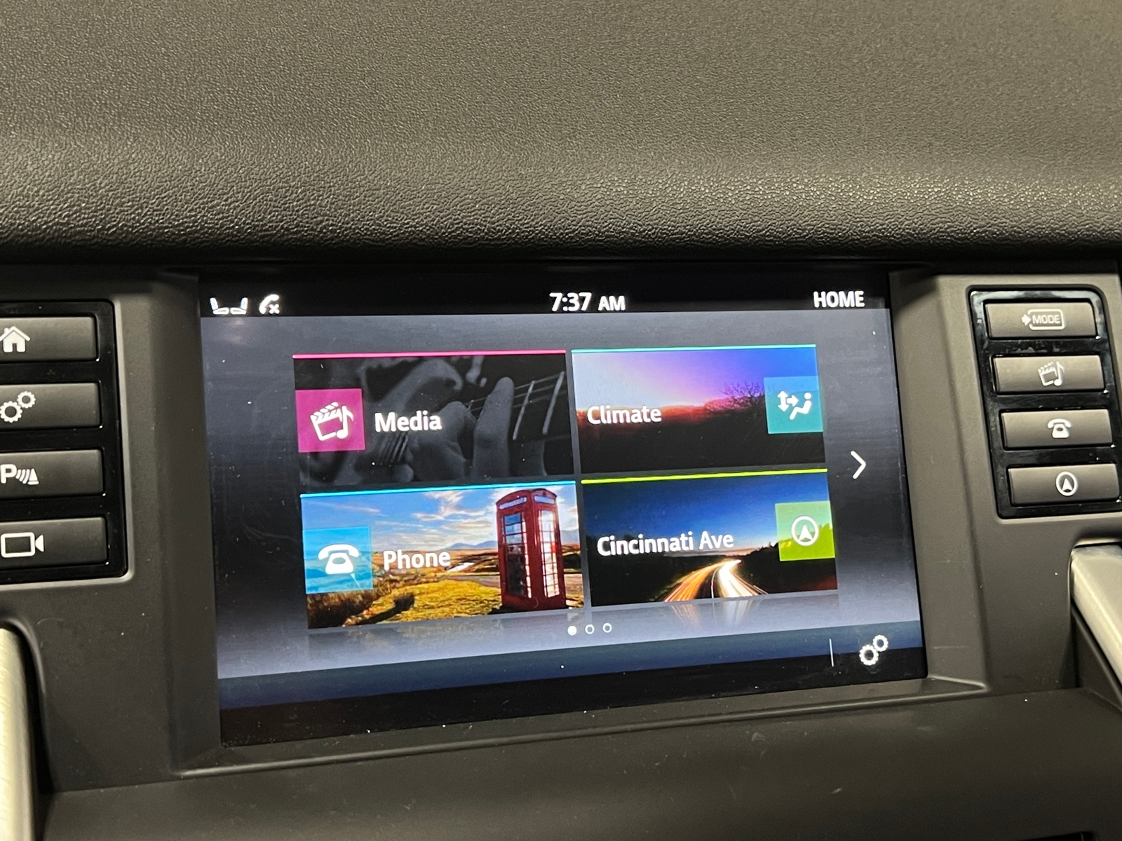 Thumbnail: 2019 Land Rover Discovery Sport - 3