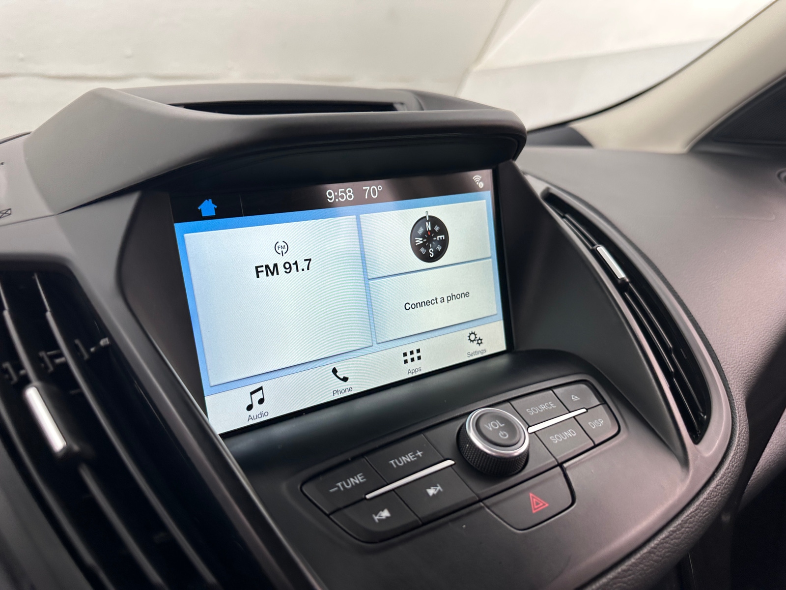 Thumbnail: 2017 Ford Escape - 4