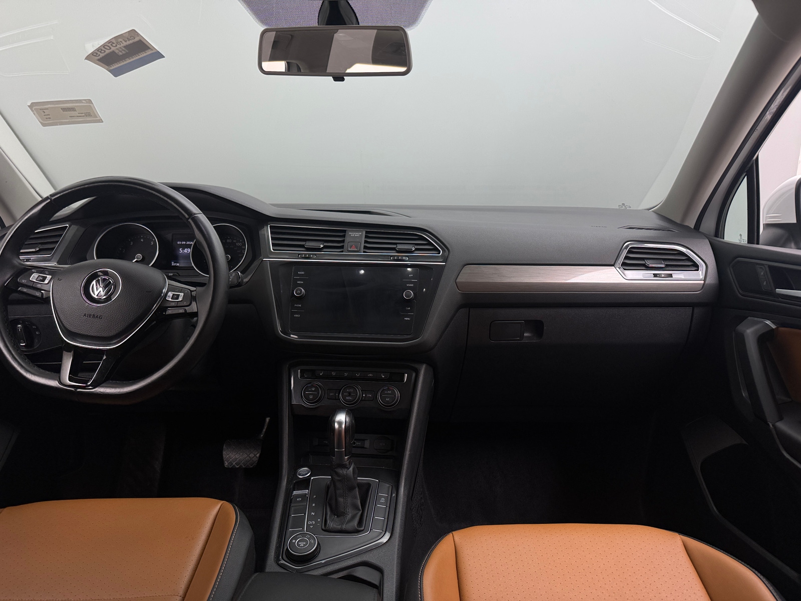 Thumbnail: 2019 Volkswagen Tiguan - 2