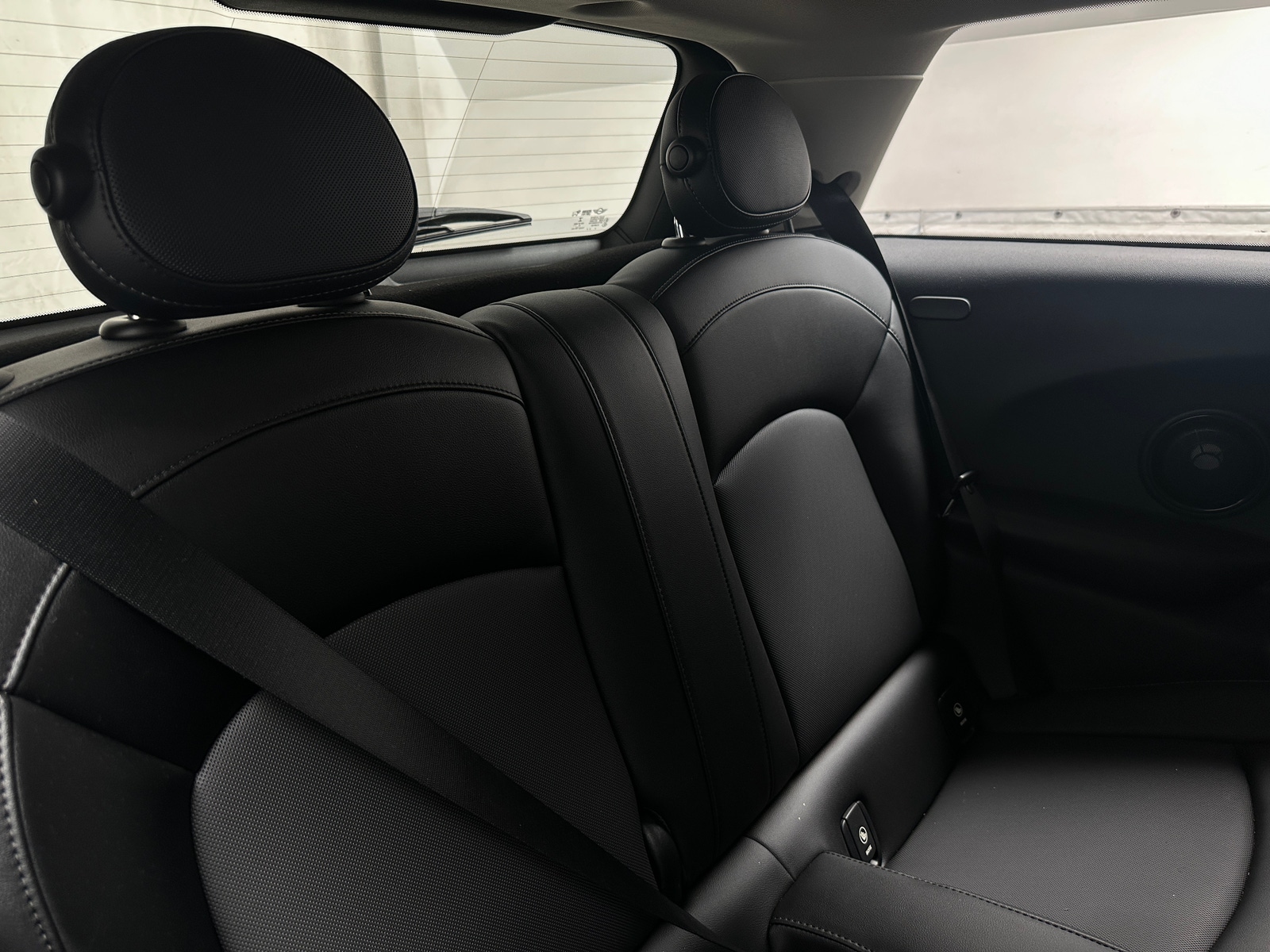 Thumbnail: 2016 MINI Cooper Hardtop - 5