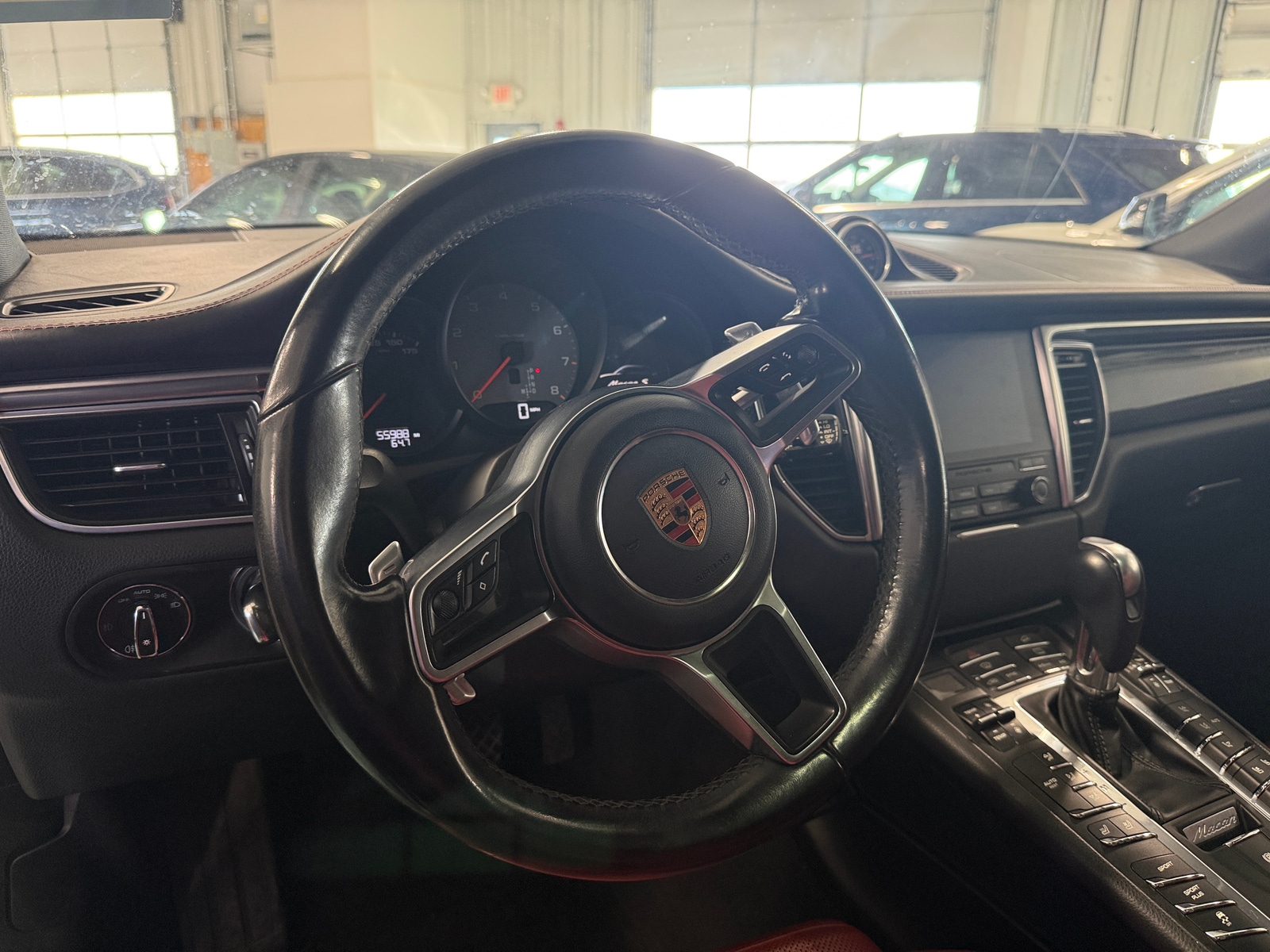 Thumbnail: 2017 Porsche Macan - 4