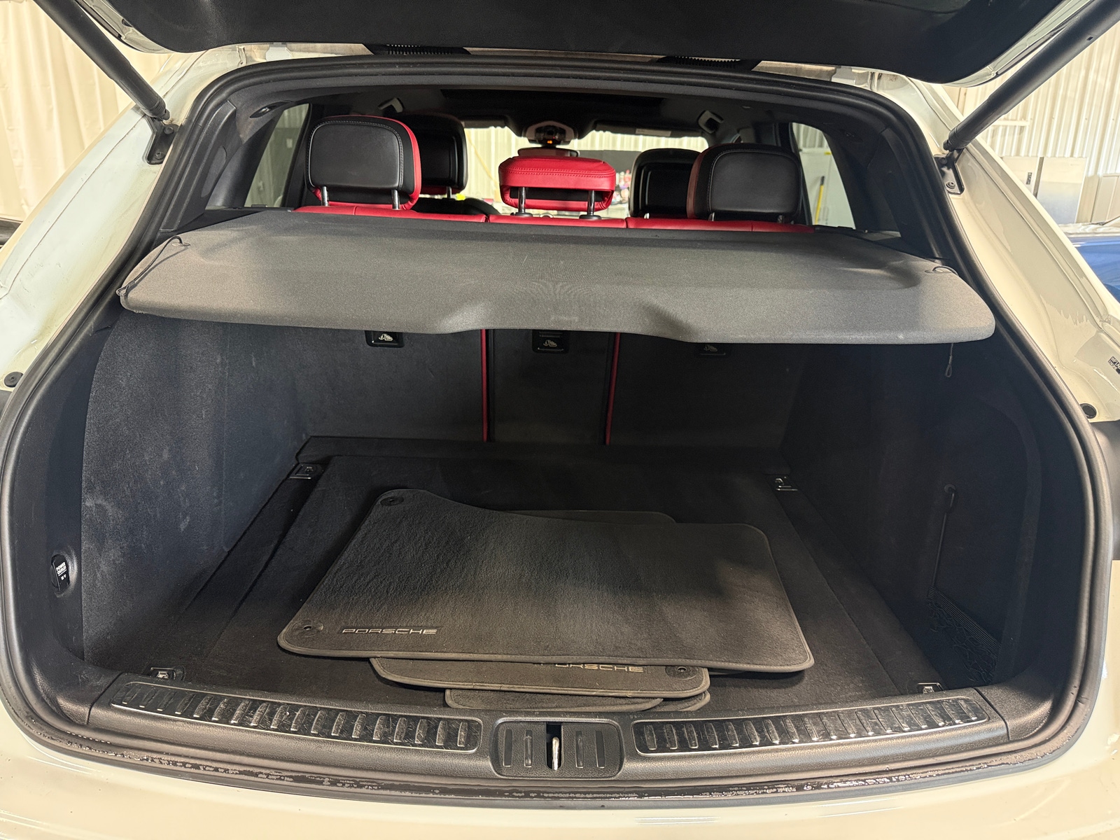 Thumbnail: 2017 Porsche Macan - 6