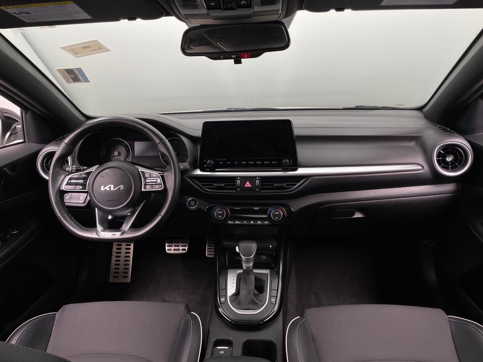 Thumbnail: 2023 Kia Forte - 3