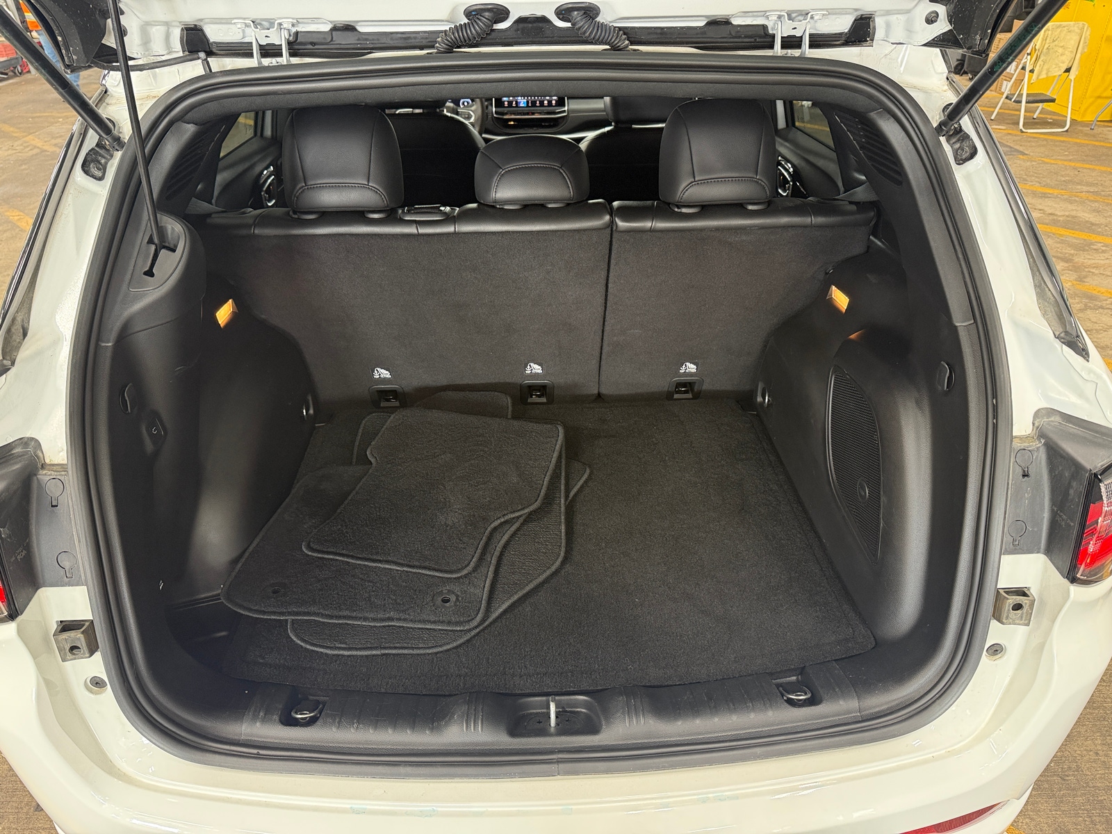 Thumbnail: 2023 Jeep Compass - 6