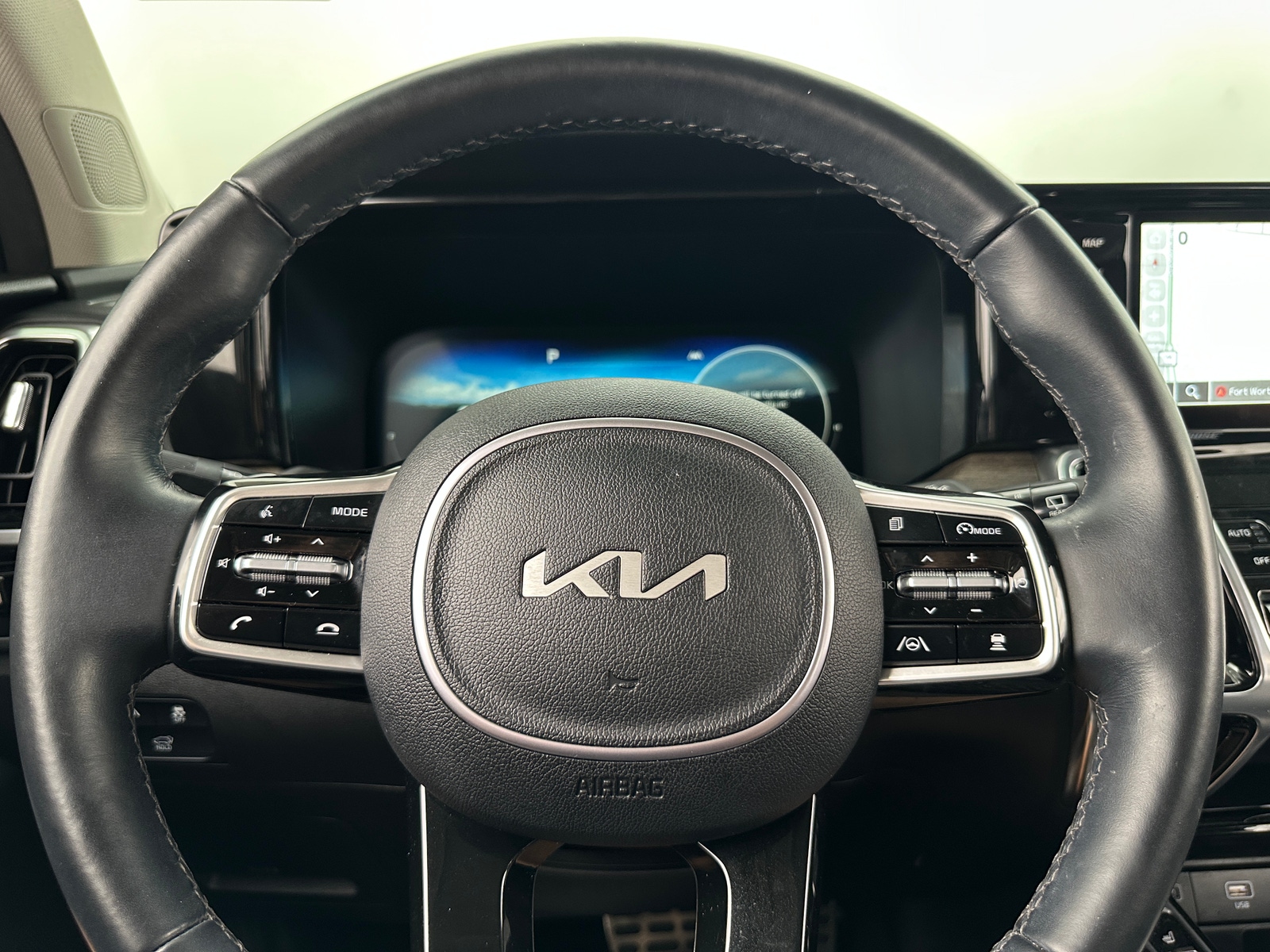 Thumbnail: 2023 Kia Sorento - 4