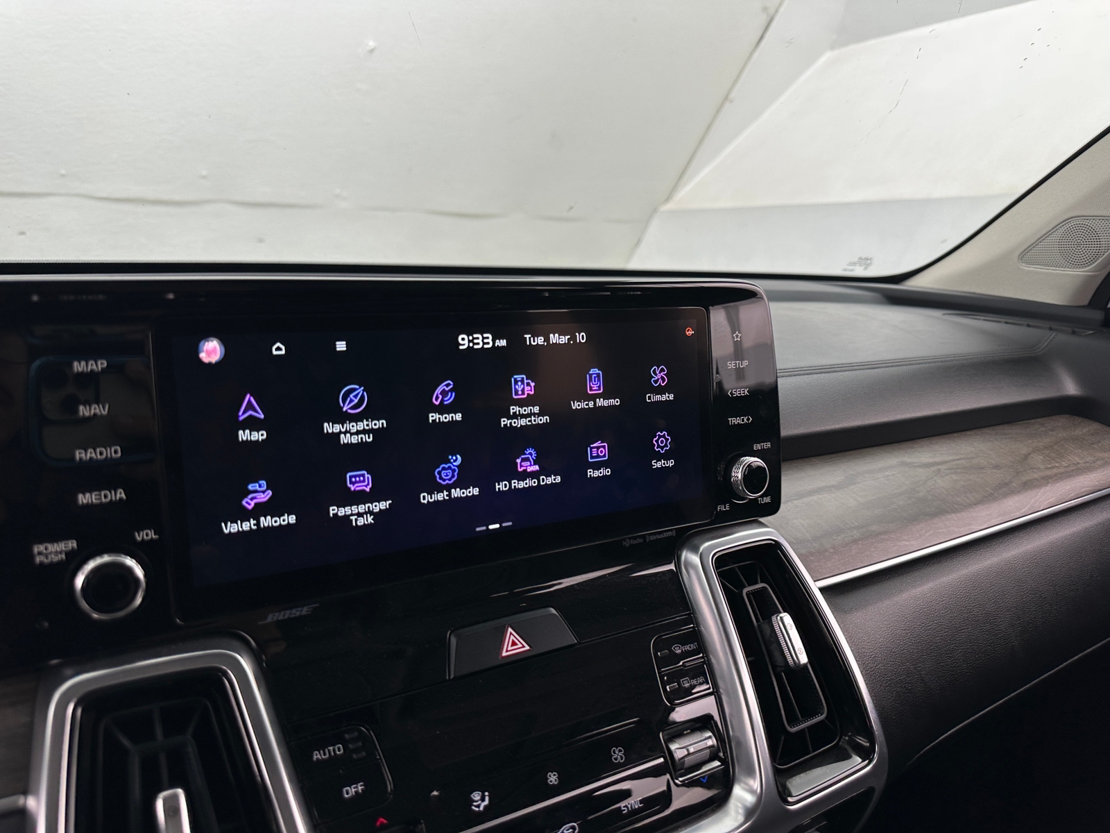 Thumbnail: 2023 Kia Sorento - 3