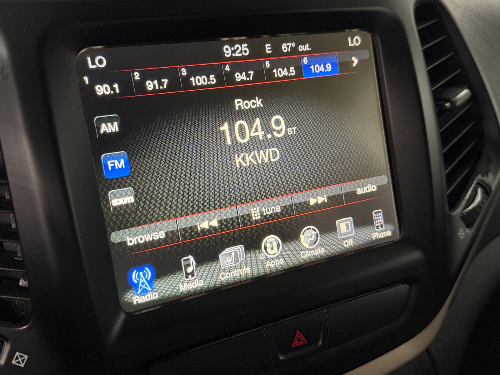 Thumbnail: 2017 Jeep Cherokee - 3