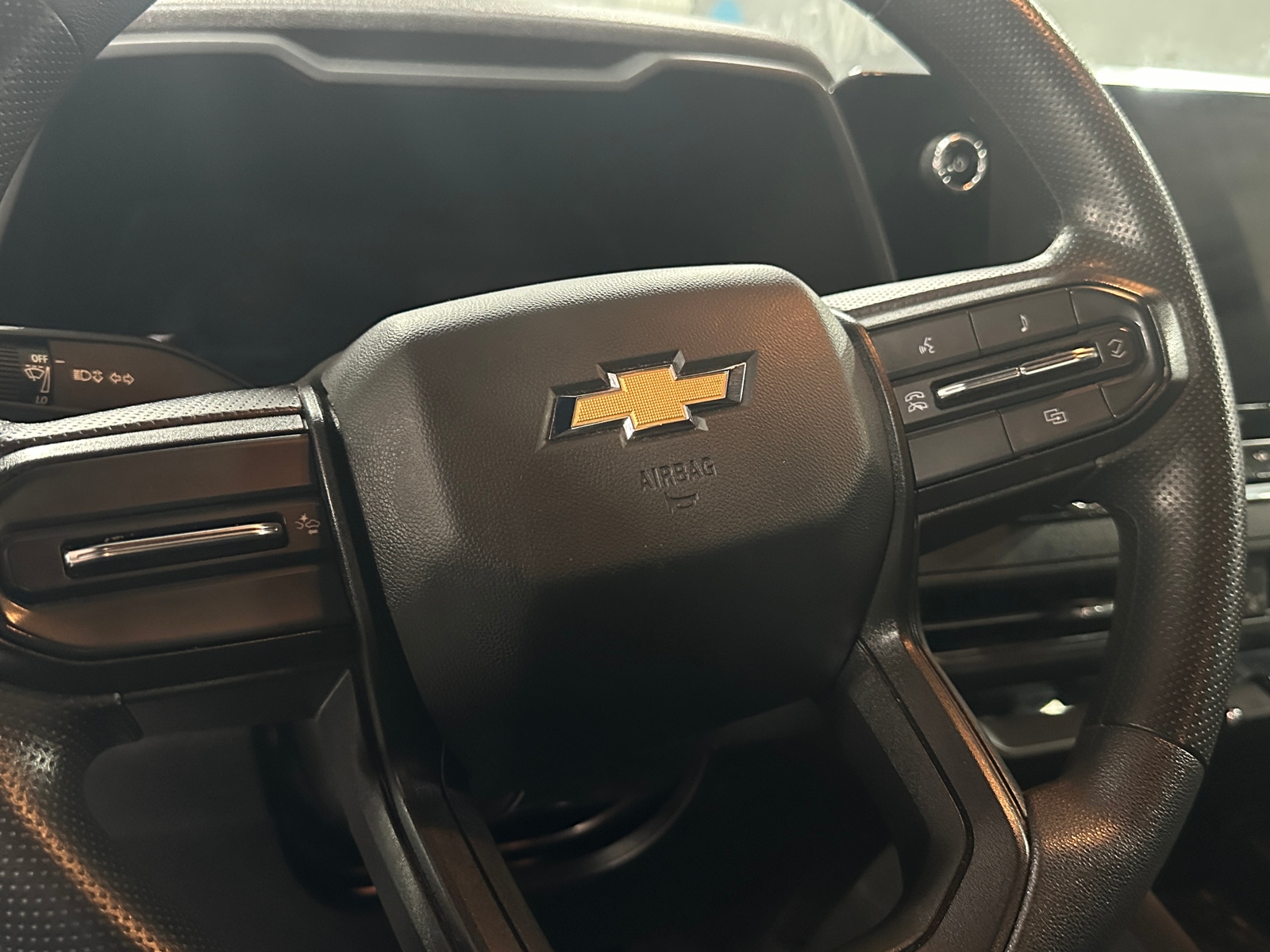 Thumbnail: 2023 Chevrolet Colorado - 5