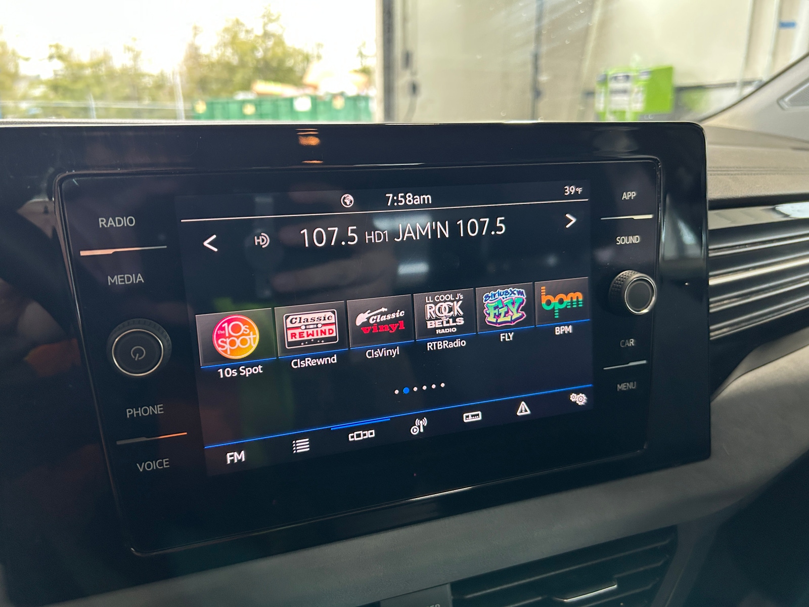 Thumbnail: 2025 Volkswagen Jetta - 3