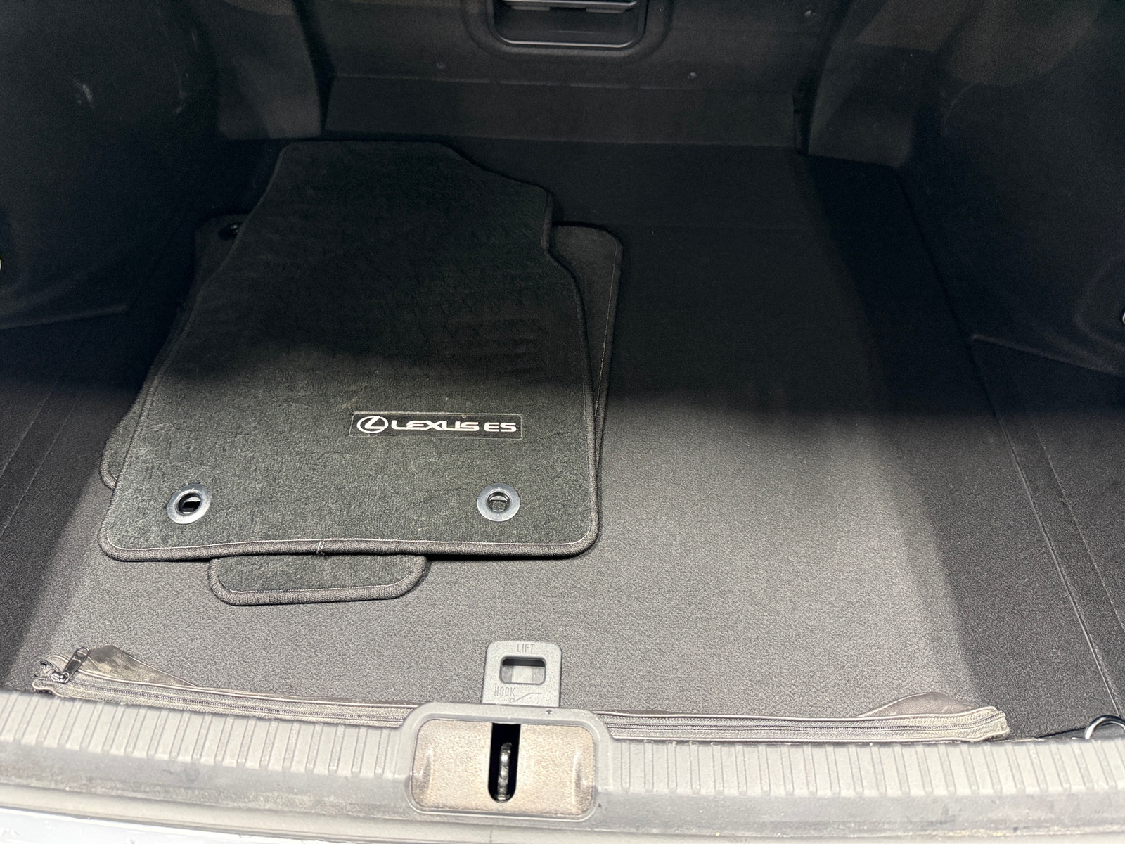 Thumbnail: 2023 Lexus ES - 6