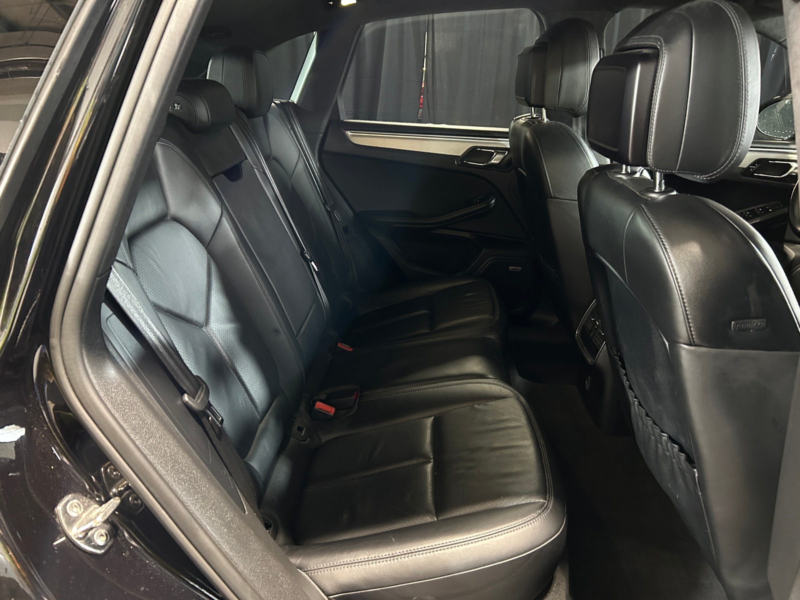 Thumbnail: 2017 Porsche Macan - 5