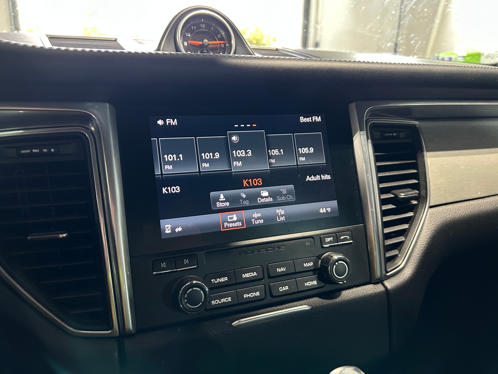 Thumbnail: 2017 Porsche Macan - 3