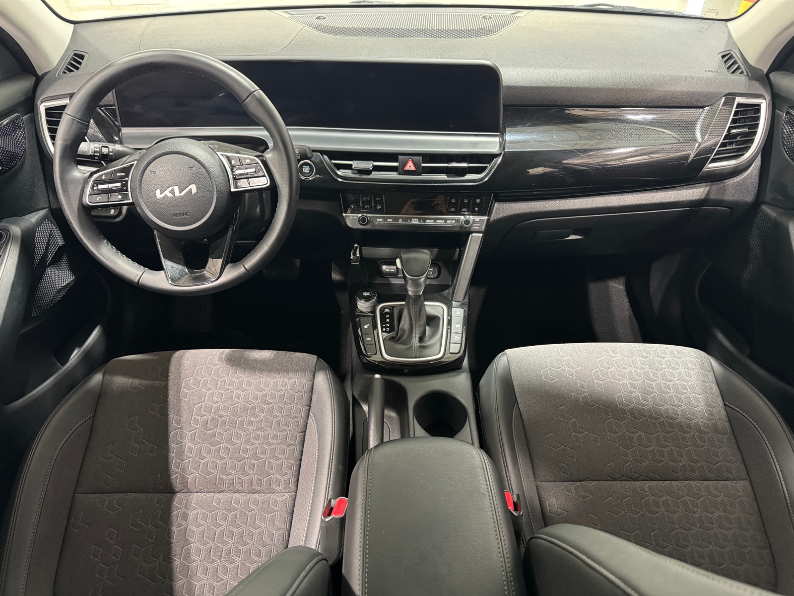 Thumbnail: 2024 Kia Seltos - 3