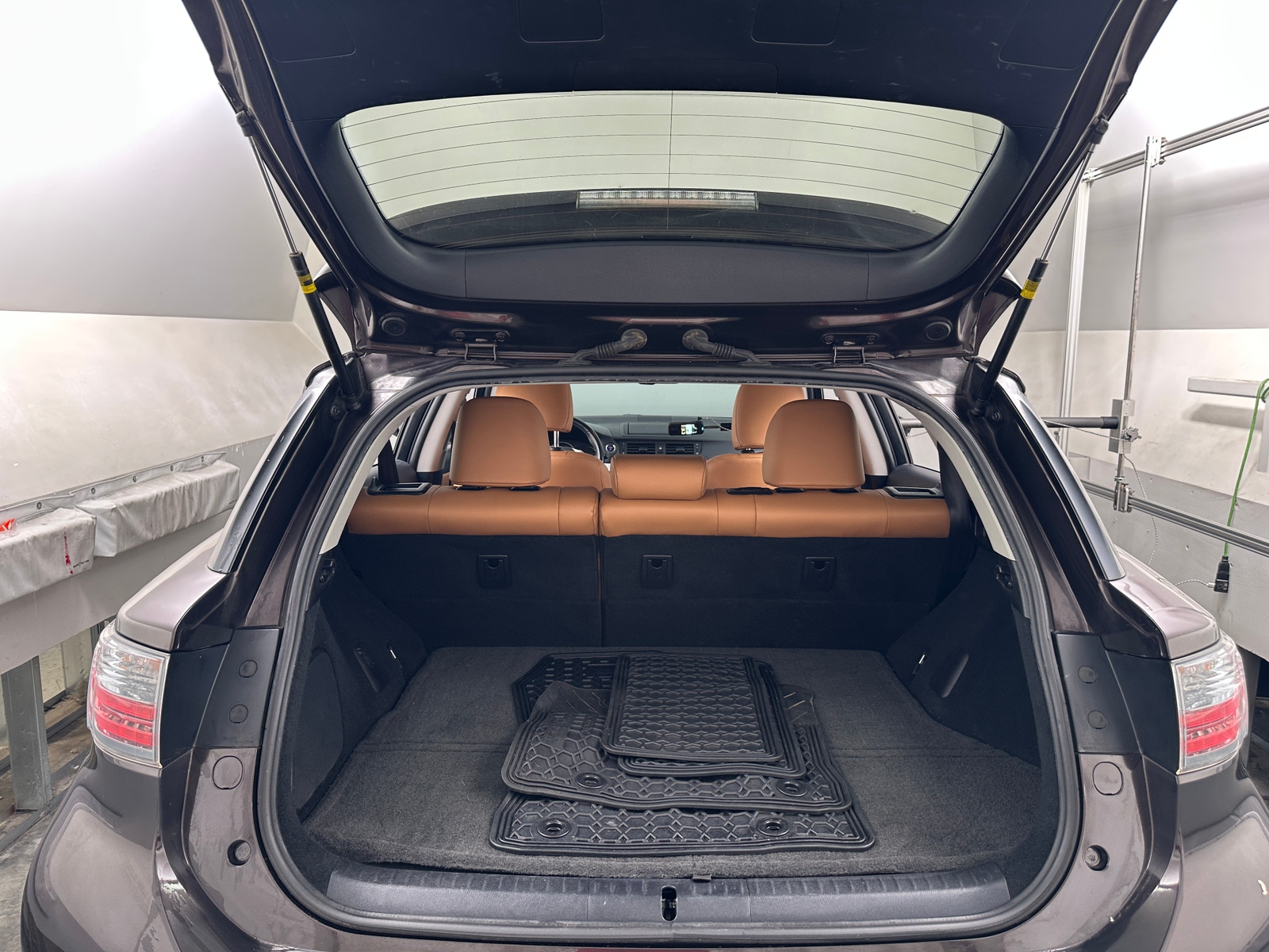 Thumbnail: 2012 Lexus CT - 6