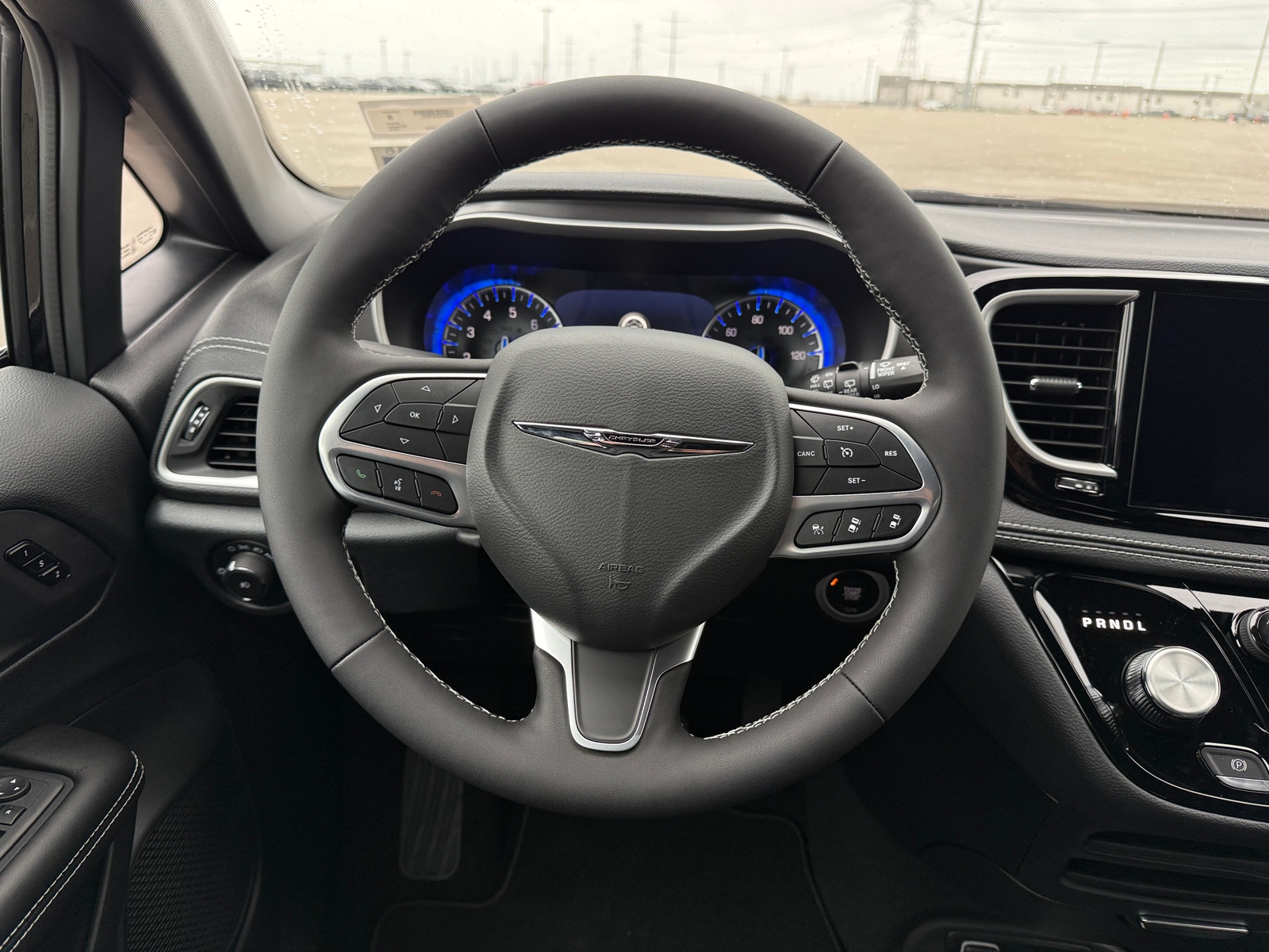 Thumbnail: 2026 Chrysler Pacifica - 4