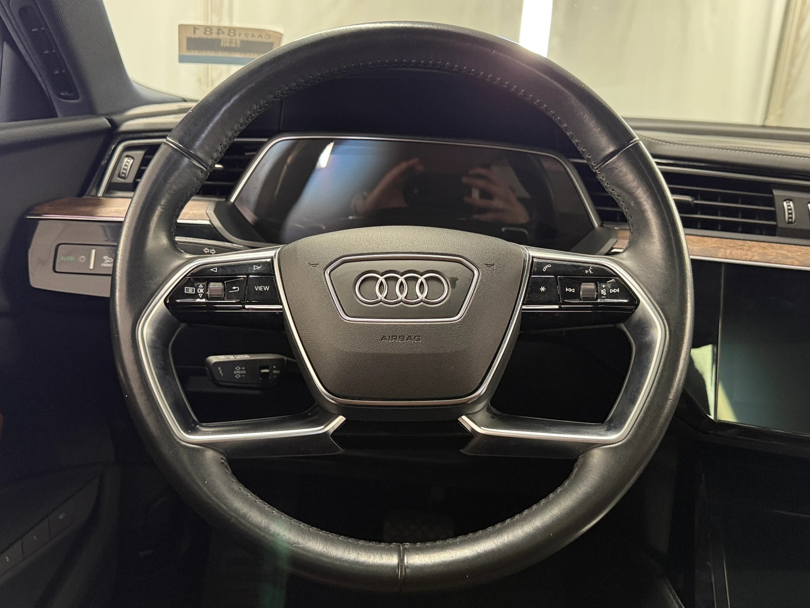 Thumbnail: 2019 Audi e-tron - 4