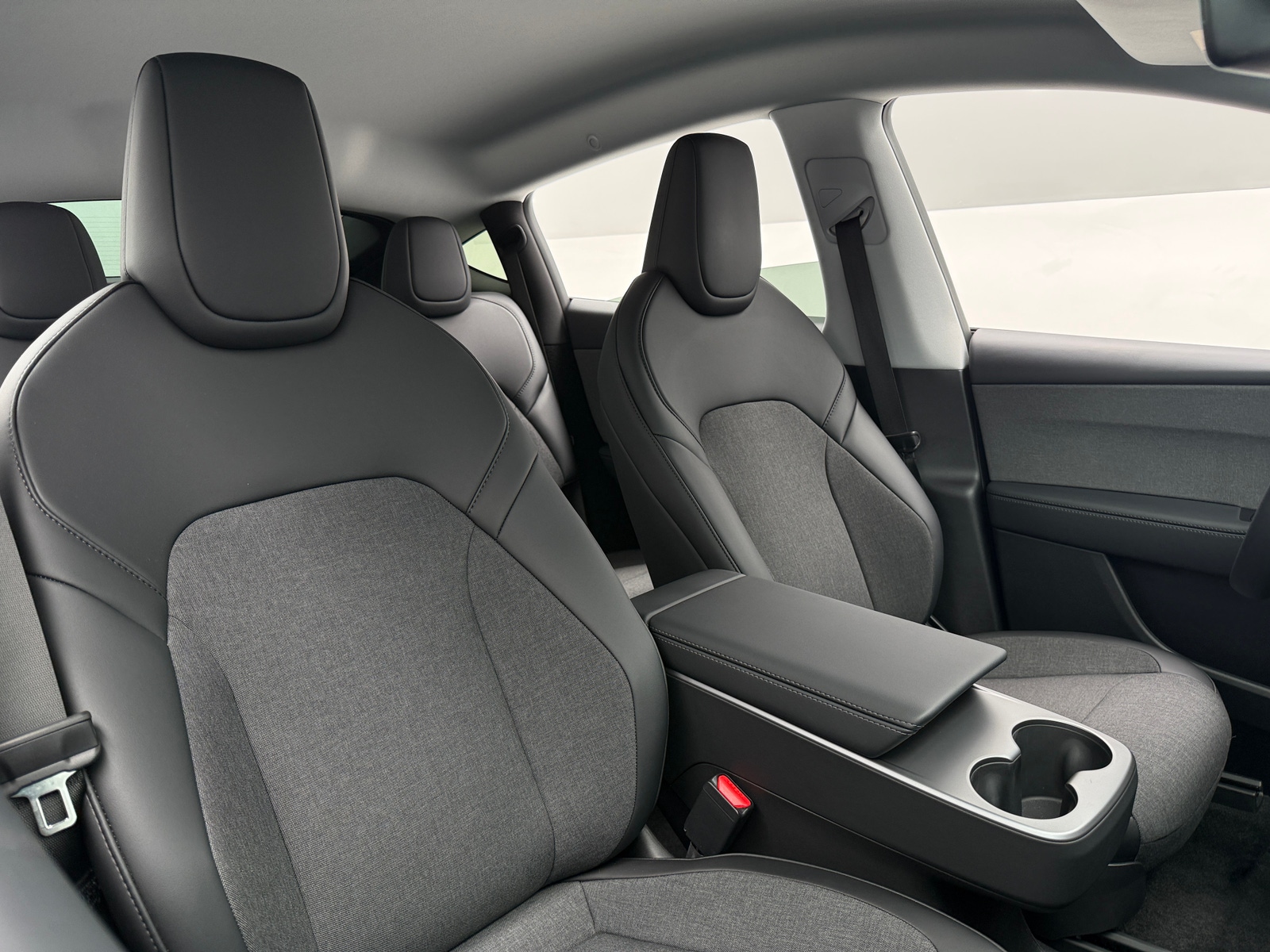 Thumbnail: 2026 Tesla Model Y - 2