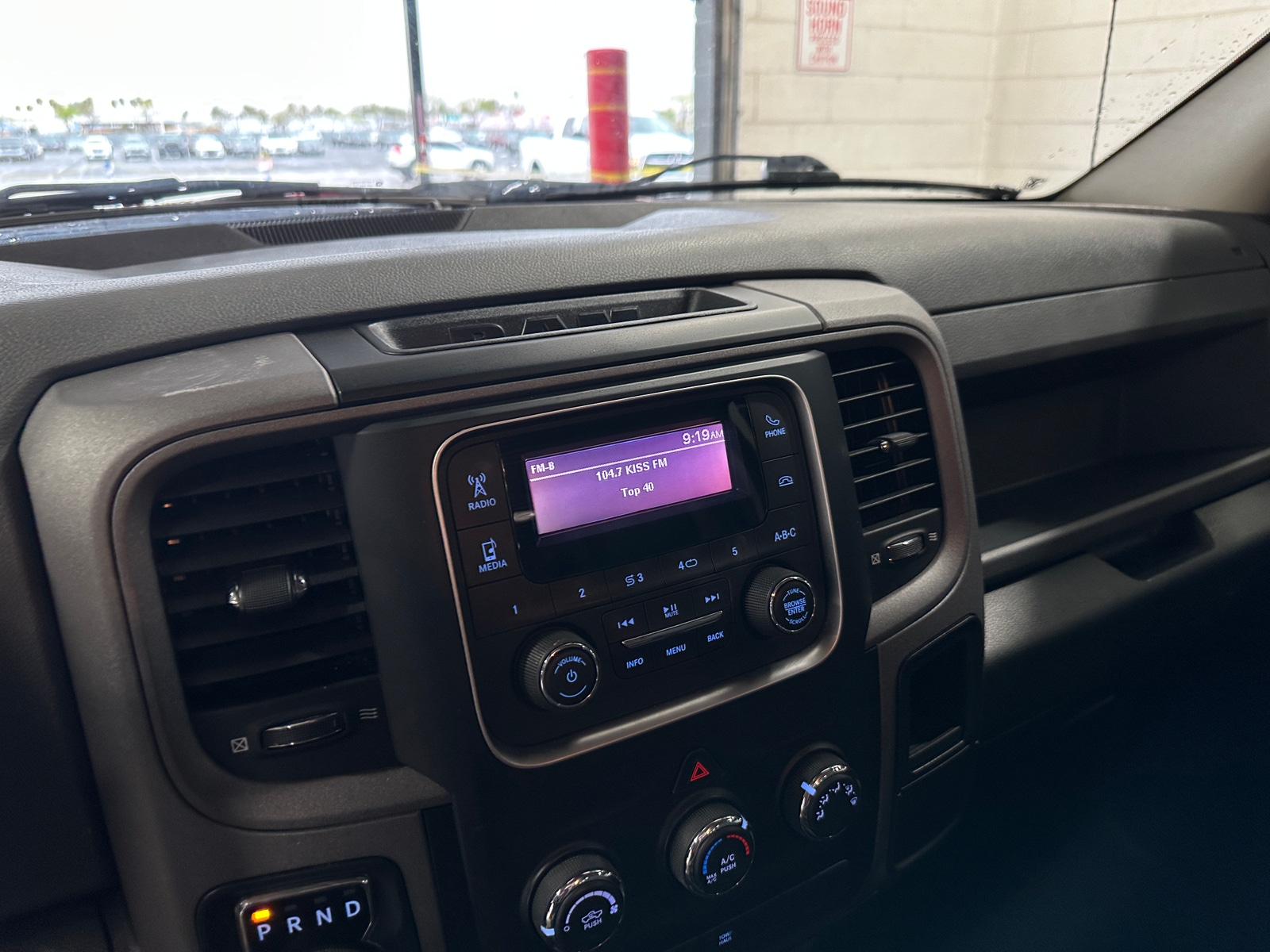 Thumbnail: 2019 RAM 1500 Classic - 4