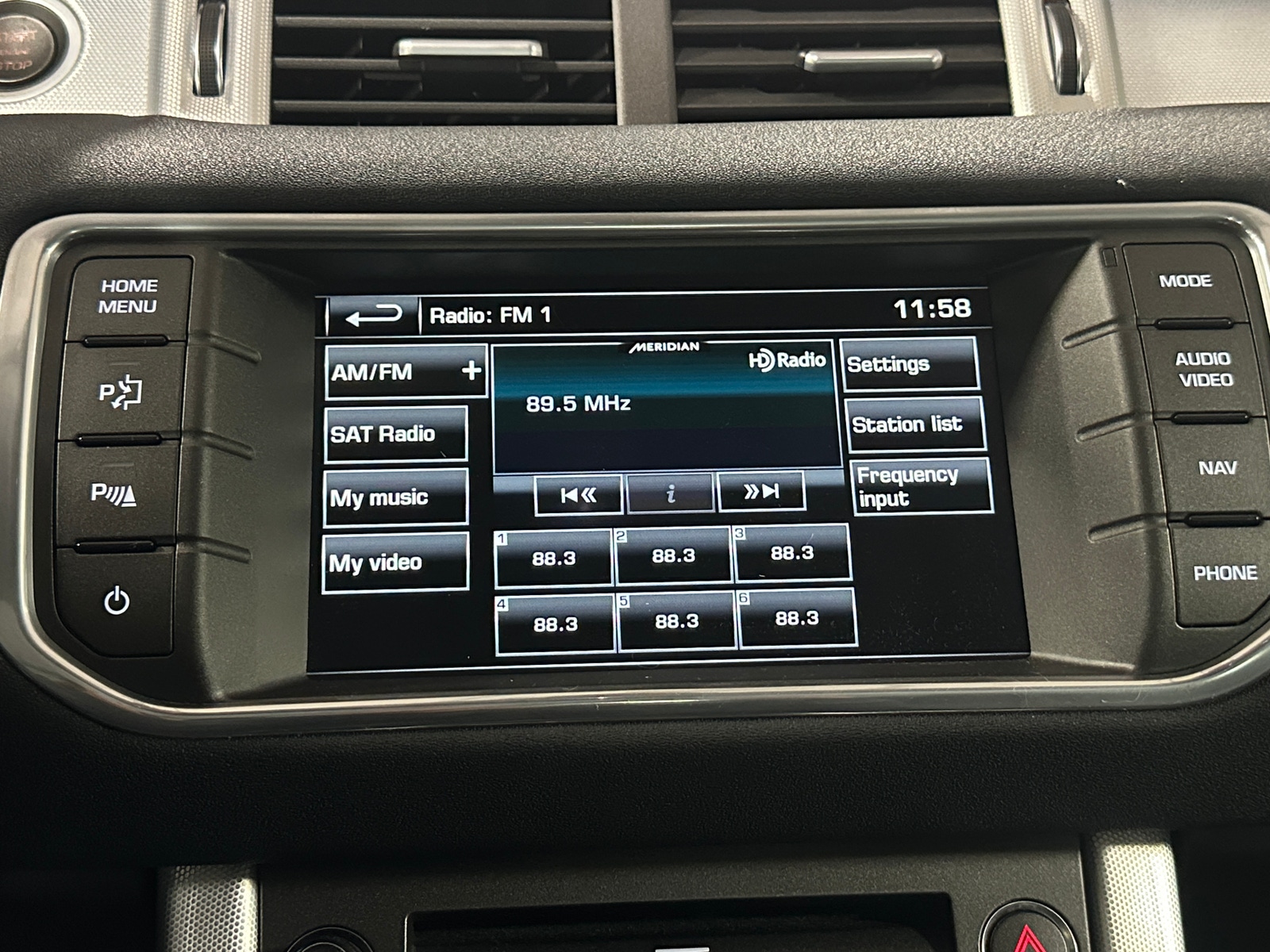 Thumbnail: 2014 Land Rover Range Rover Evoque - 3