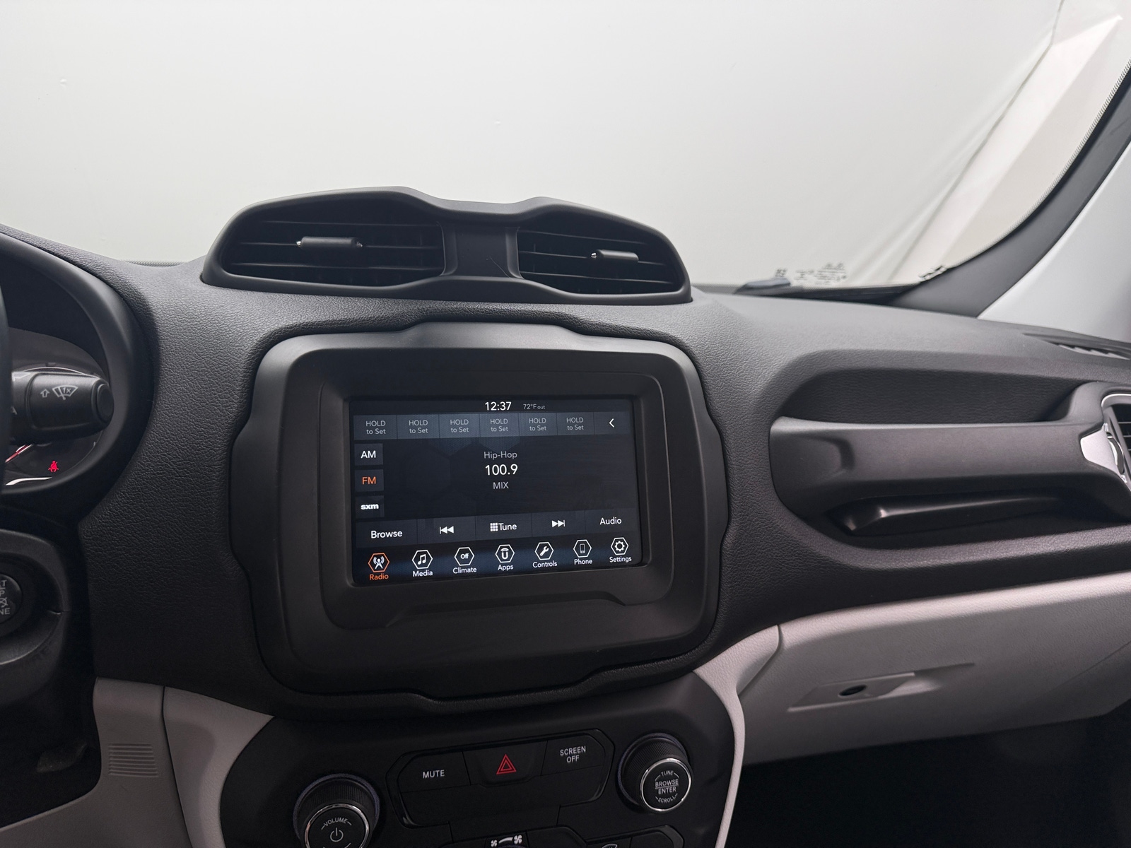 Thumbnail: 2018 Jeep Renegade - 4