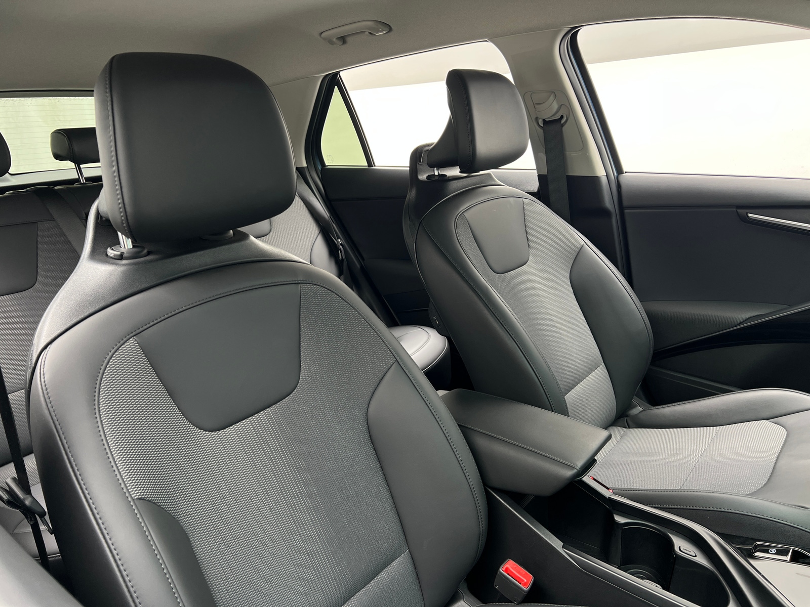 Thumbnail: 2025 Kia Niro - 2