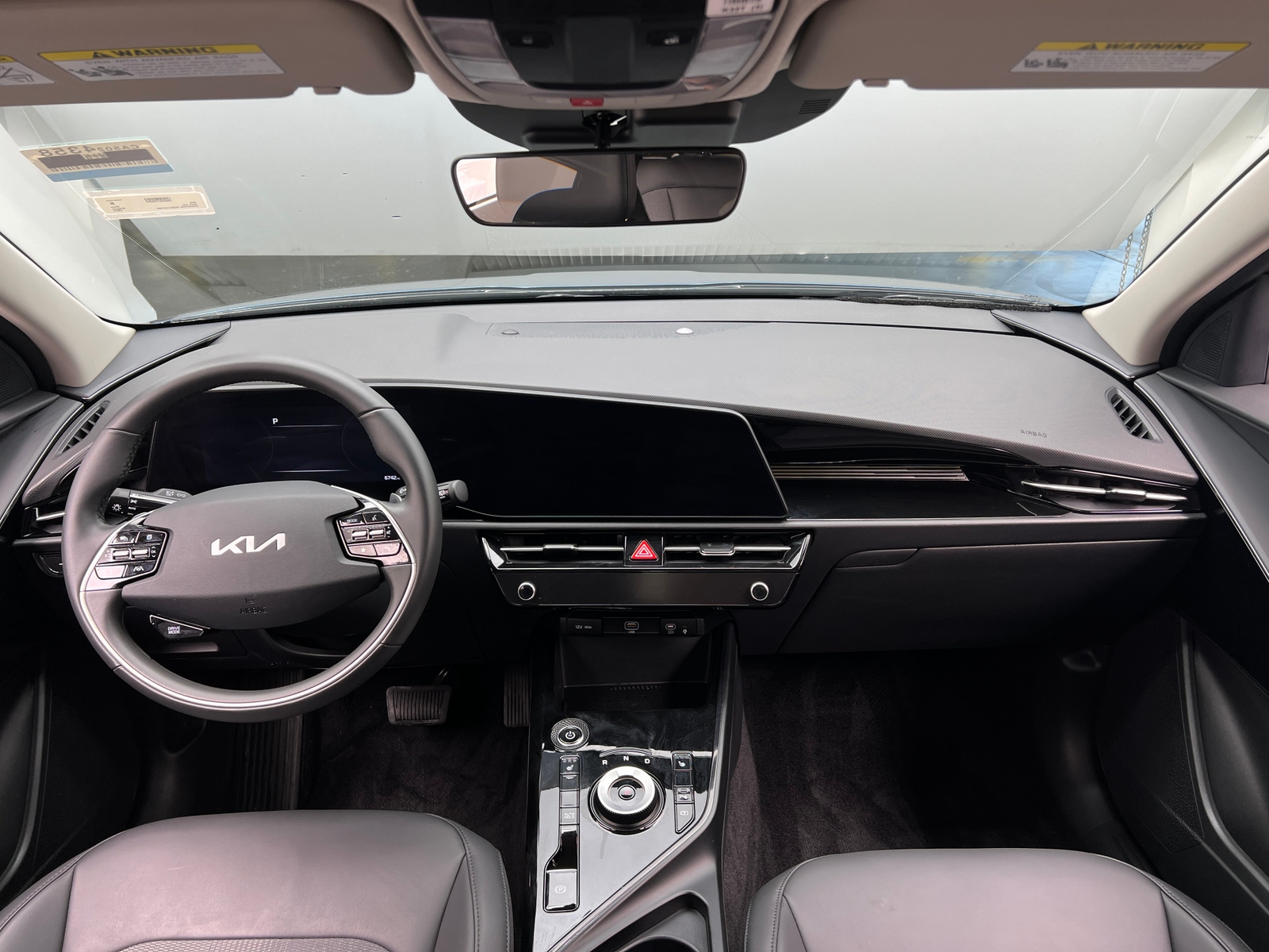 Thumbnail: 2025 Kia Niro - 3