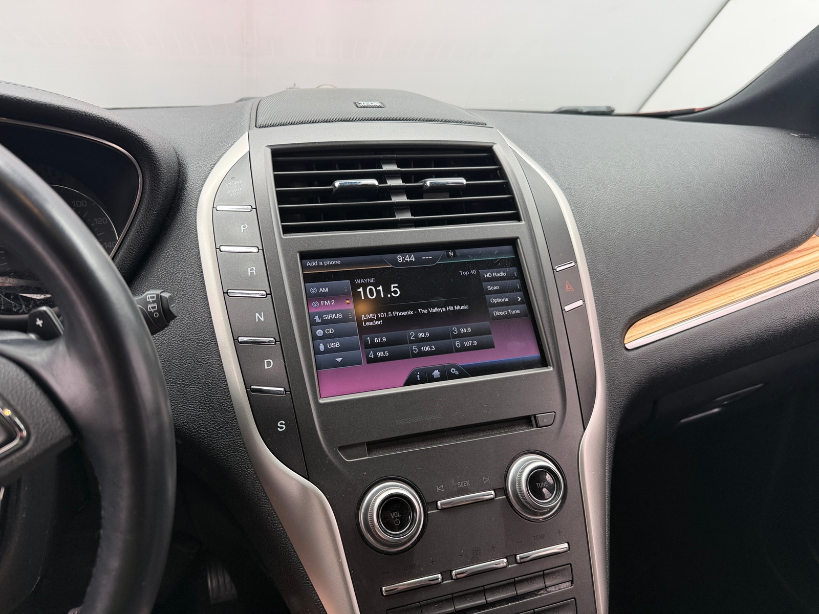 Thumbnail: 2015 Lincoln MKC - 3