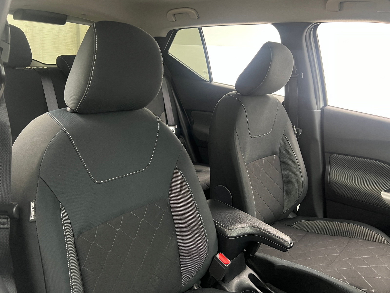 Thumbnail: 2019 Nissan Kicks - 2