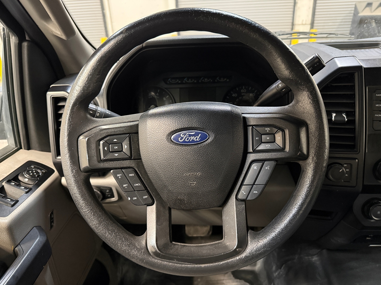 Thumbnail: 2017 Ford Econoline - 5