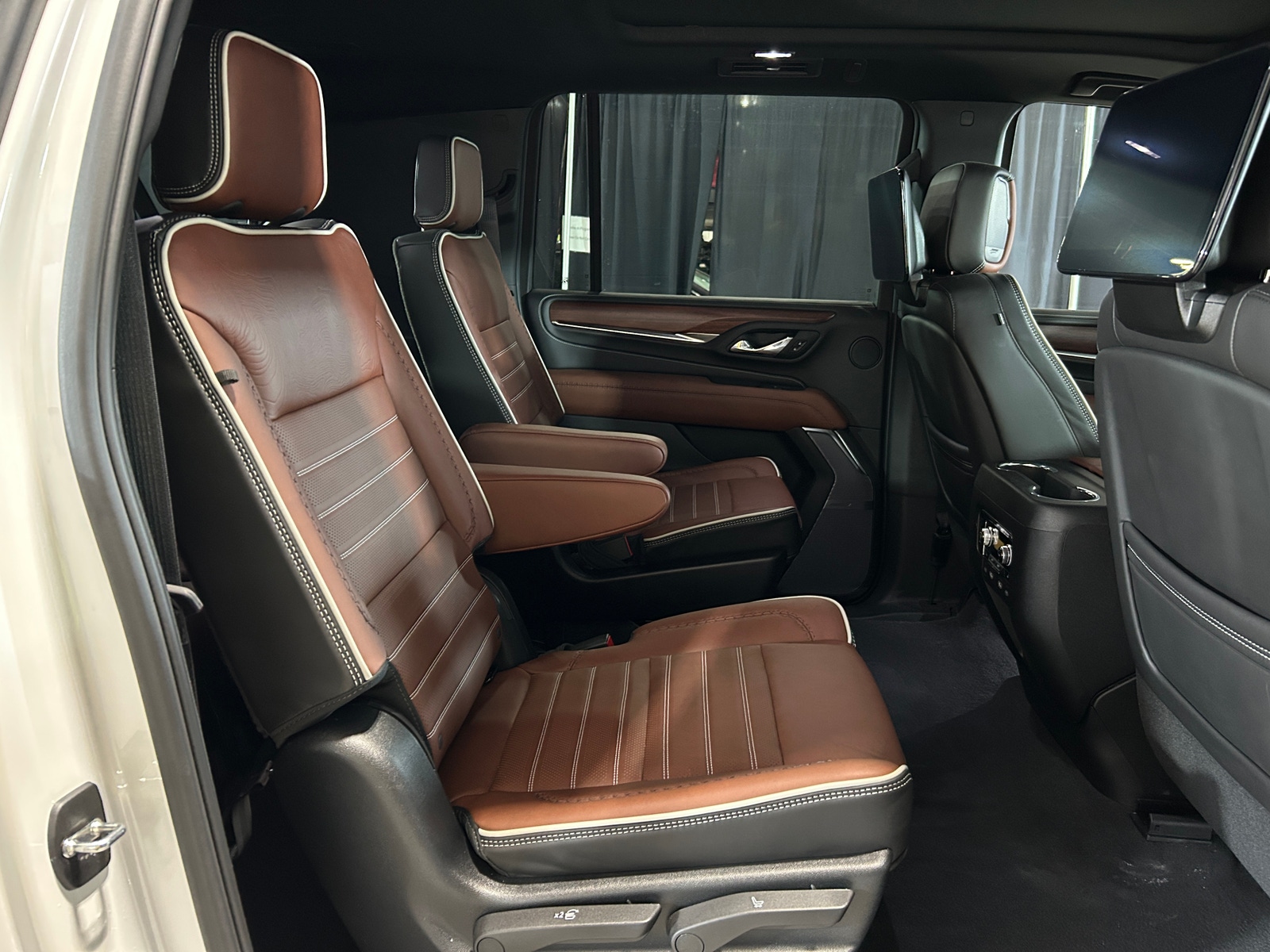 Thumbnail: 2023 GMC Yukon XL - 5