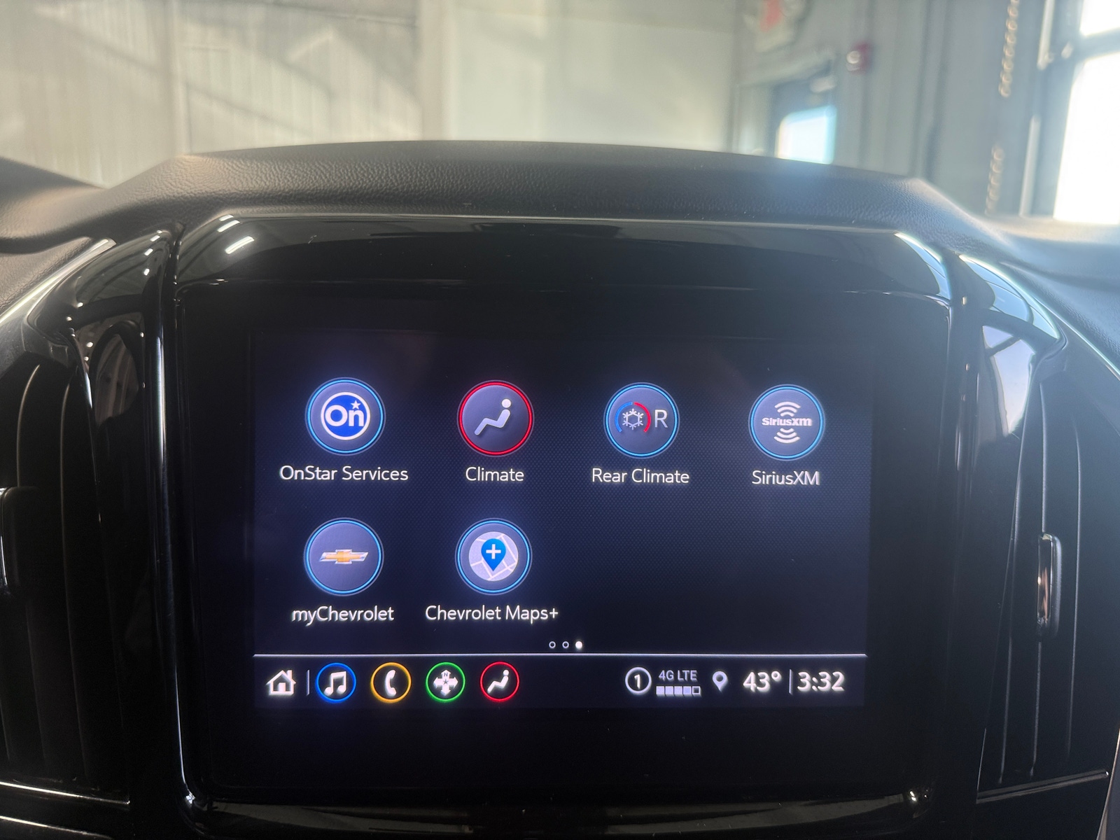 Thumbnail: 2023 Chevrolet Traverse - 4
