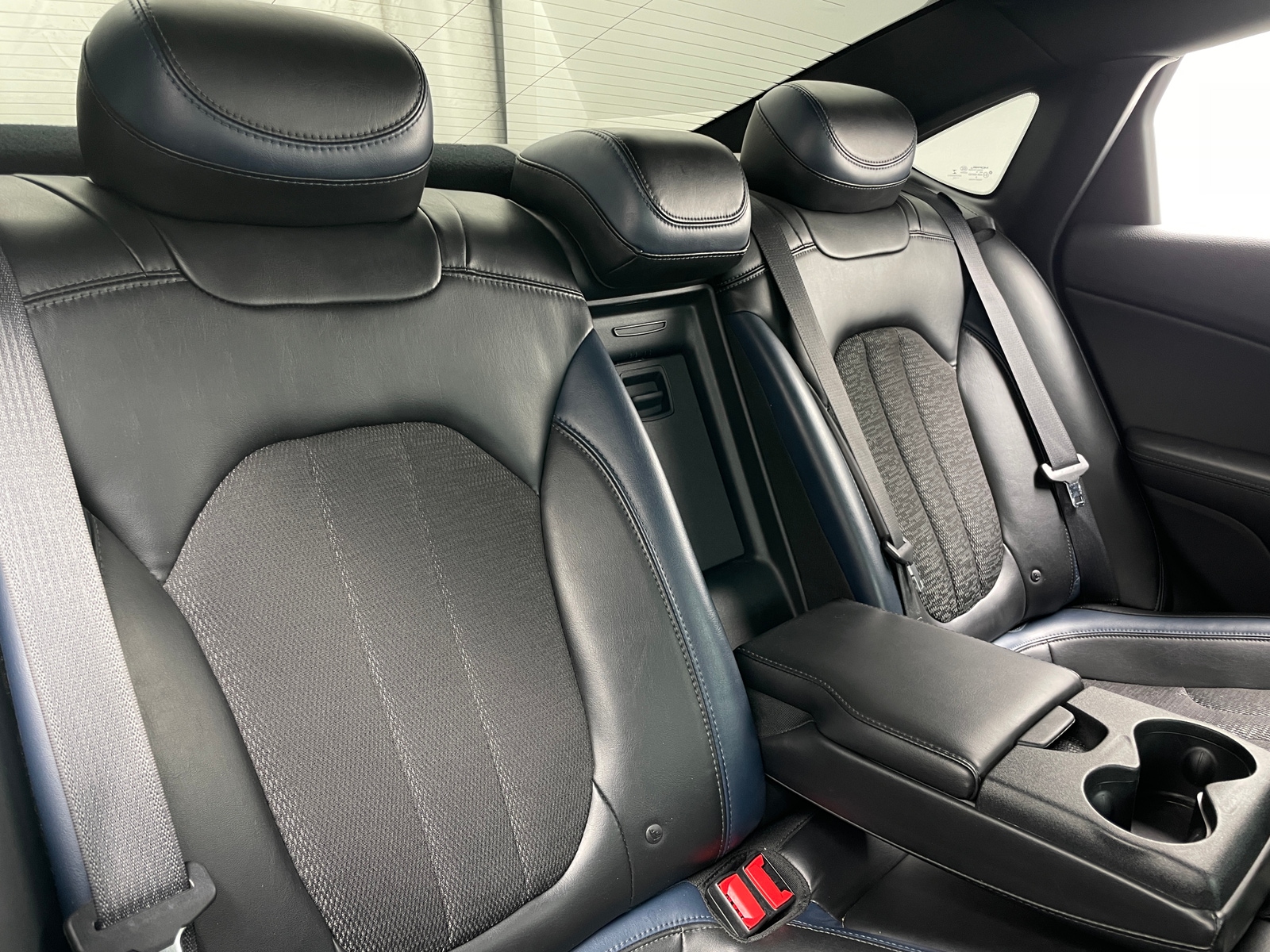 Thumbnail: 2016 Chrysler 200 - 6