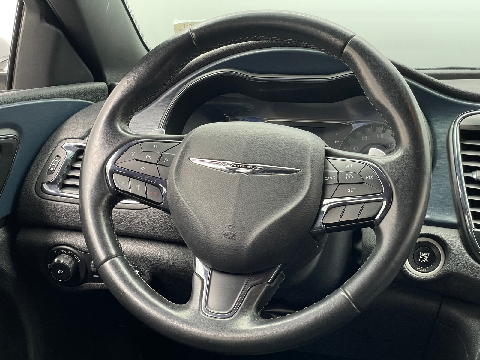 Thumbnail: 2016 Chrysler 200 - 5