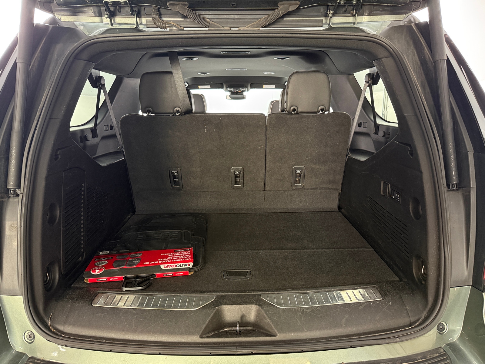 Thumbnail: 2023 Chevrolet Suburban - 6