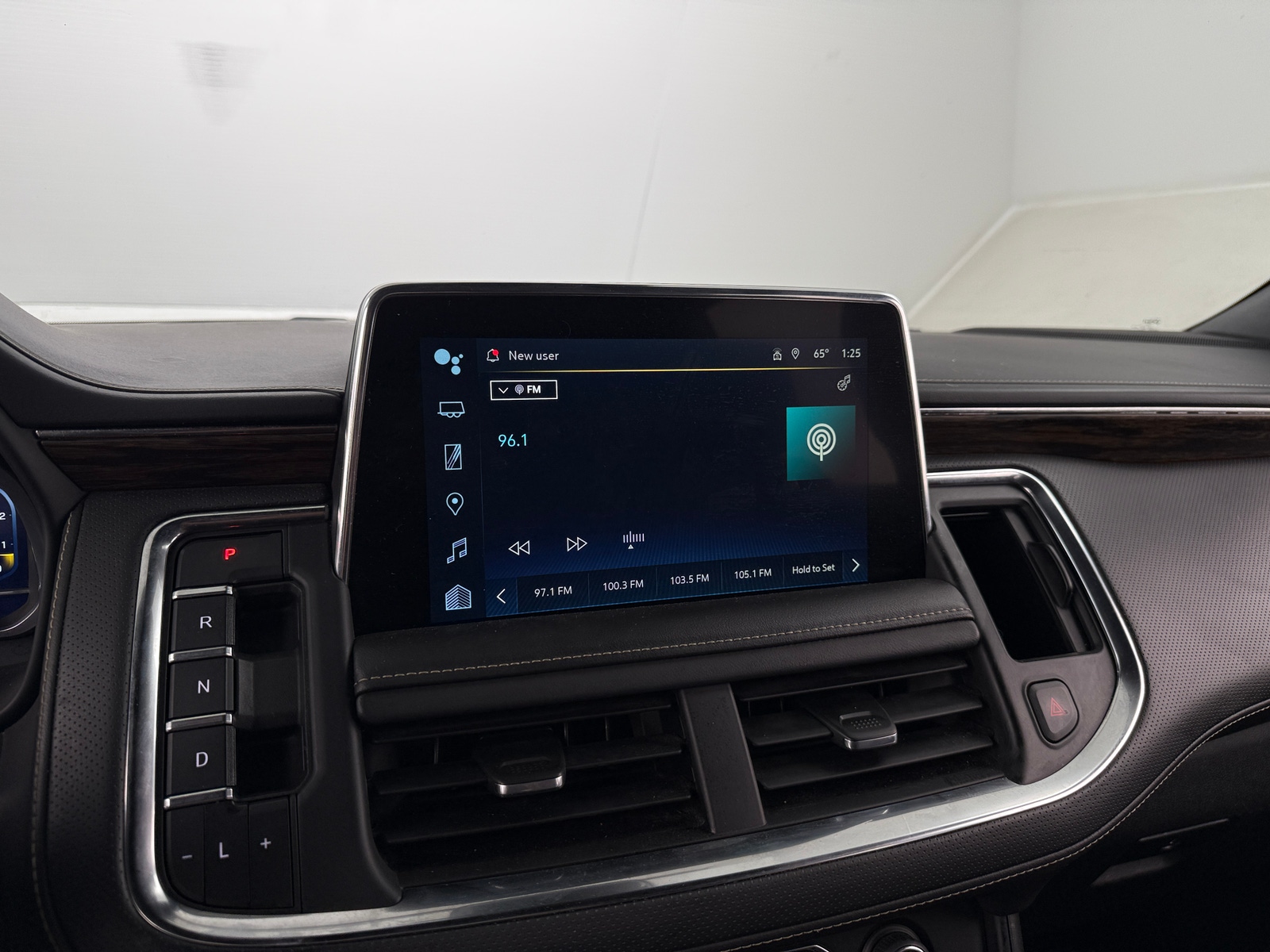 Thumbnail: 2023 Chevrolet Suburban - 3