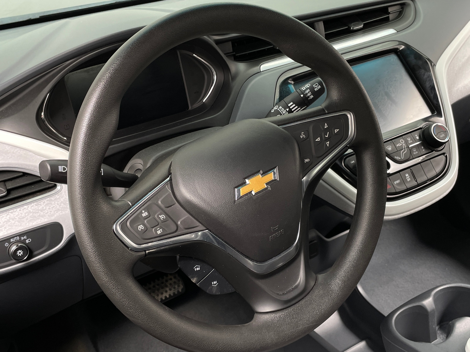 Thumbnail: 2018 Chevrolet Bolt EV - 5