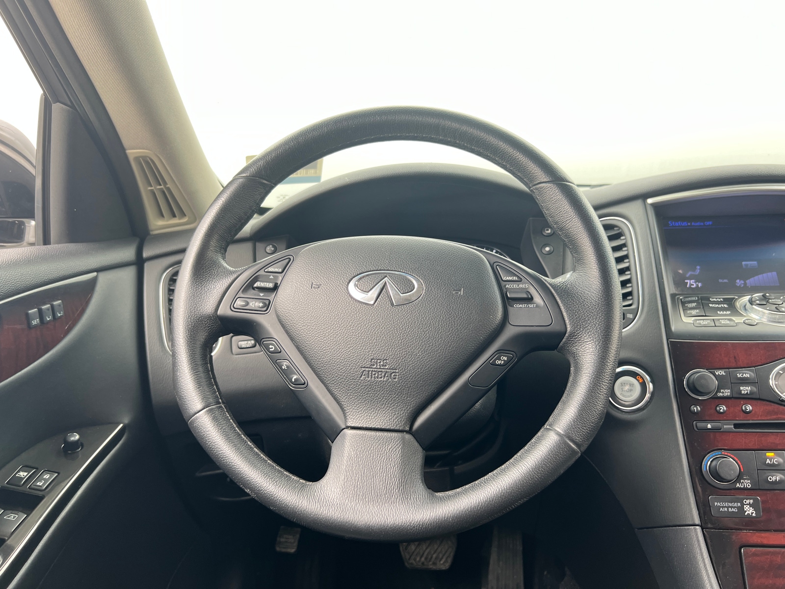 Thumbnail: 2017 INFINITI QX50 - 4