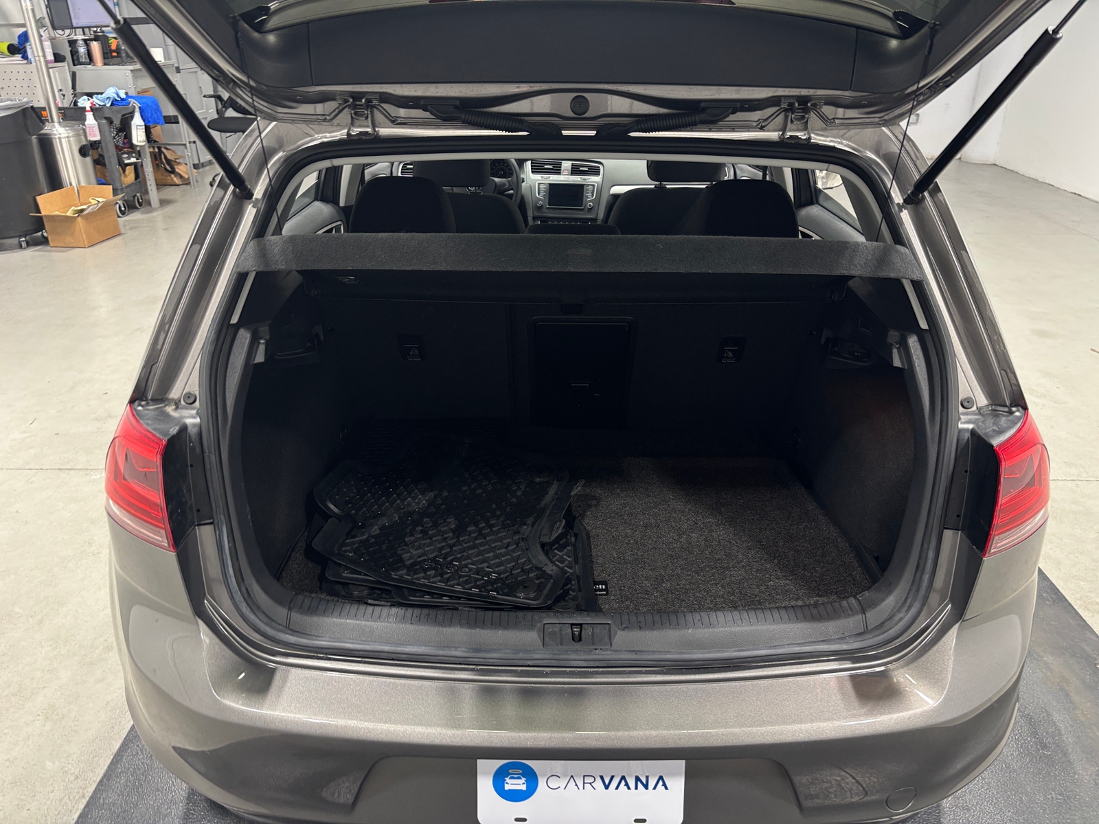 Thumbnail: 2016 Volkswagen e-Golf - 7