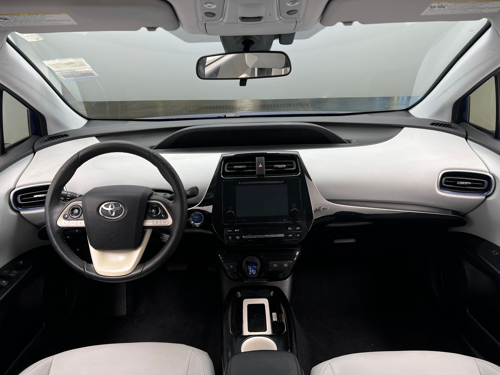 Thumbnail: 2016 Toyota Prius - 3