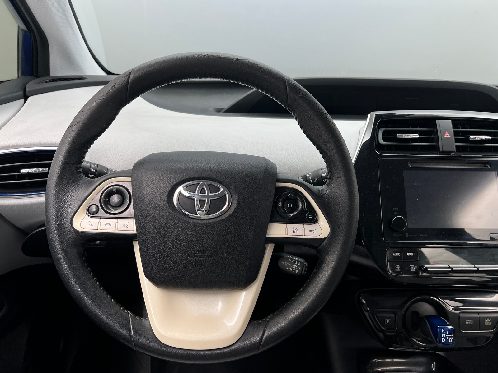 Thumbnail: 2016 Toyota Prius - 5
