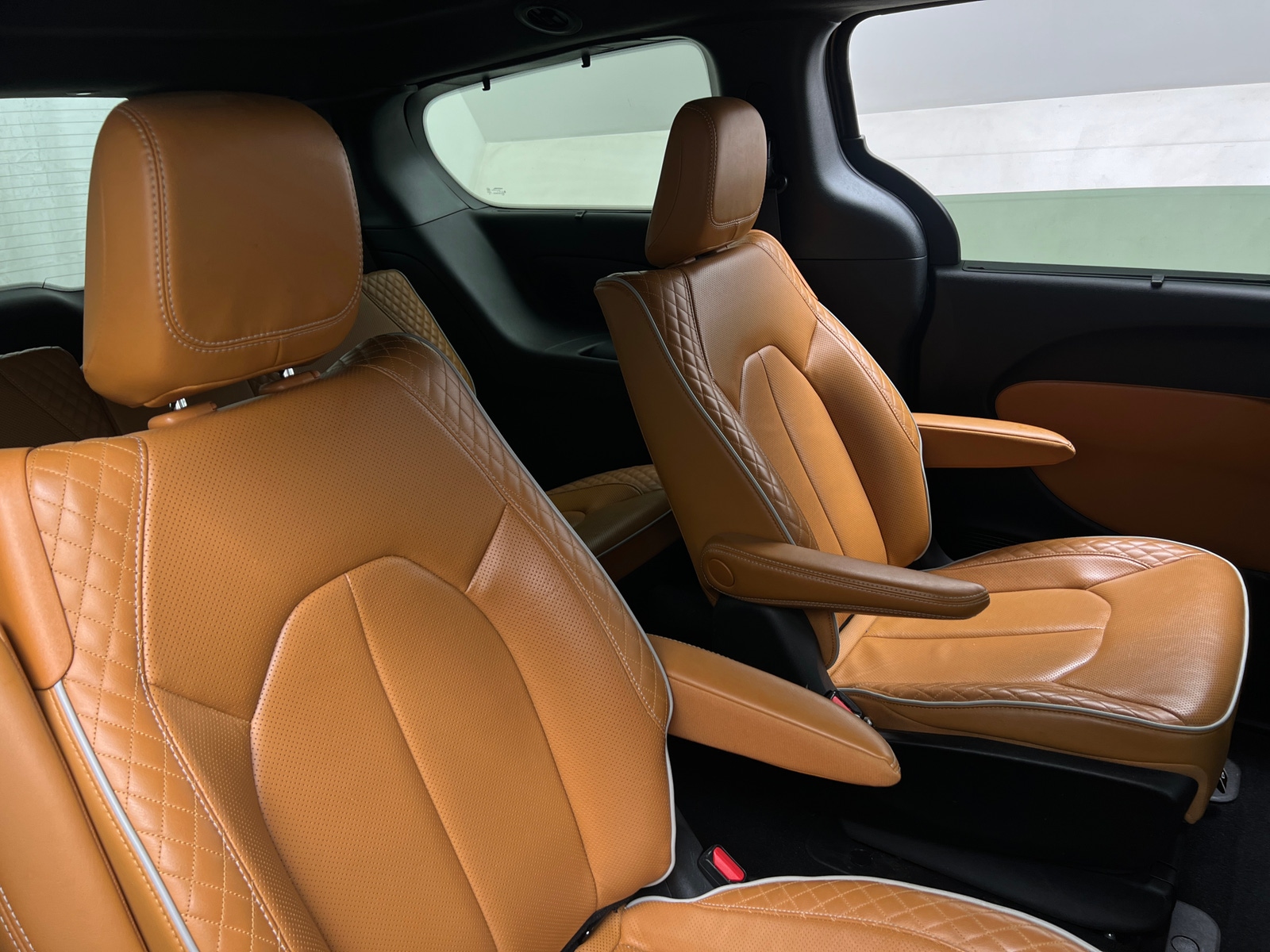 Thumbnail: 2022 Chrysler Pacifica - 5