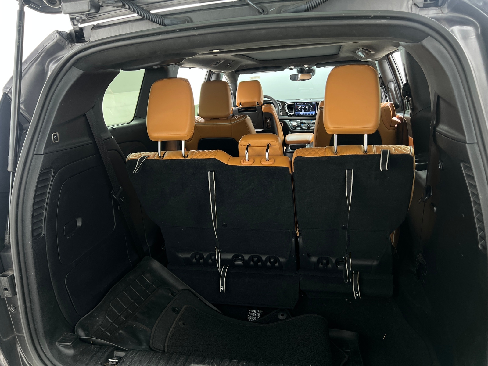 Thumbnail: 2022 Chrysler Pacifica - 6